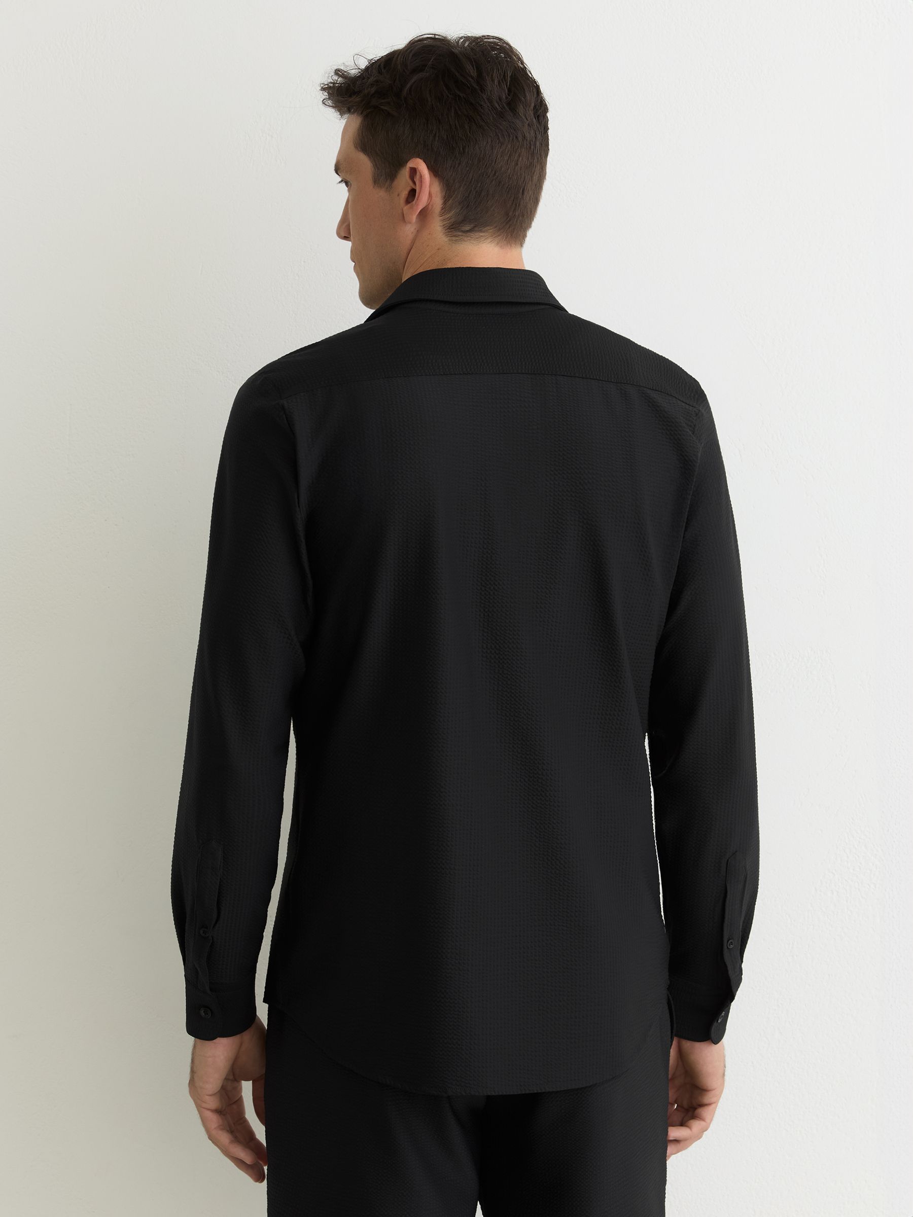 Seersucker Cutaway-Collar Regular-Fit Shirt in Black - Image 5 of 6
