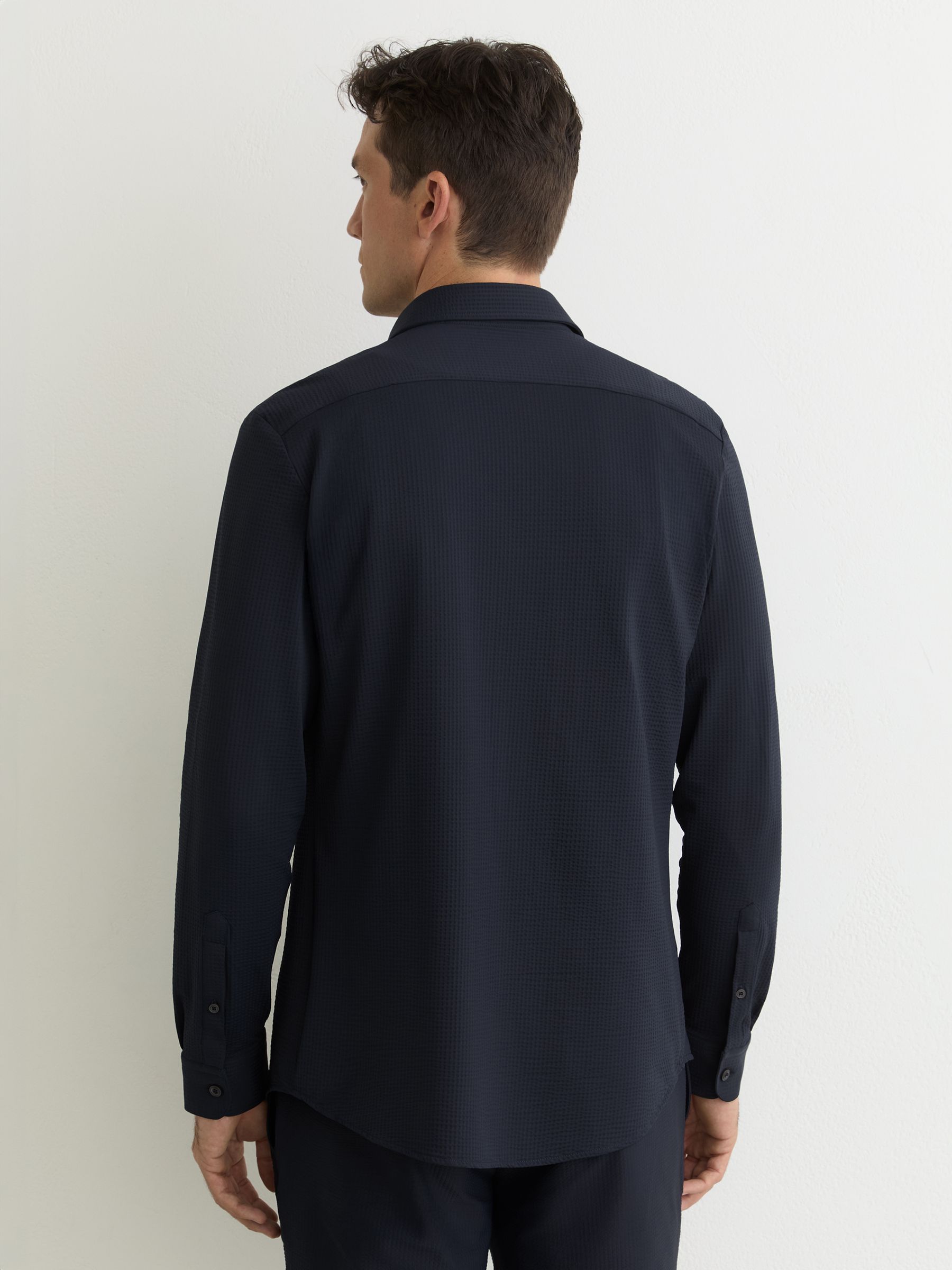 Seersucker Cutaway-Collar Regular-Fit Shirt in Navy - Image 5 of 6