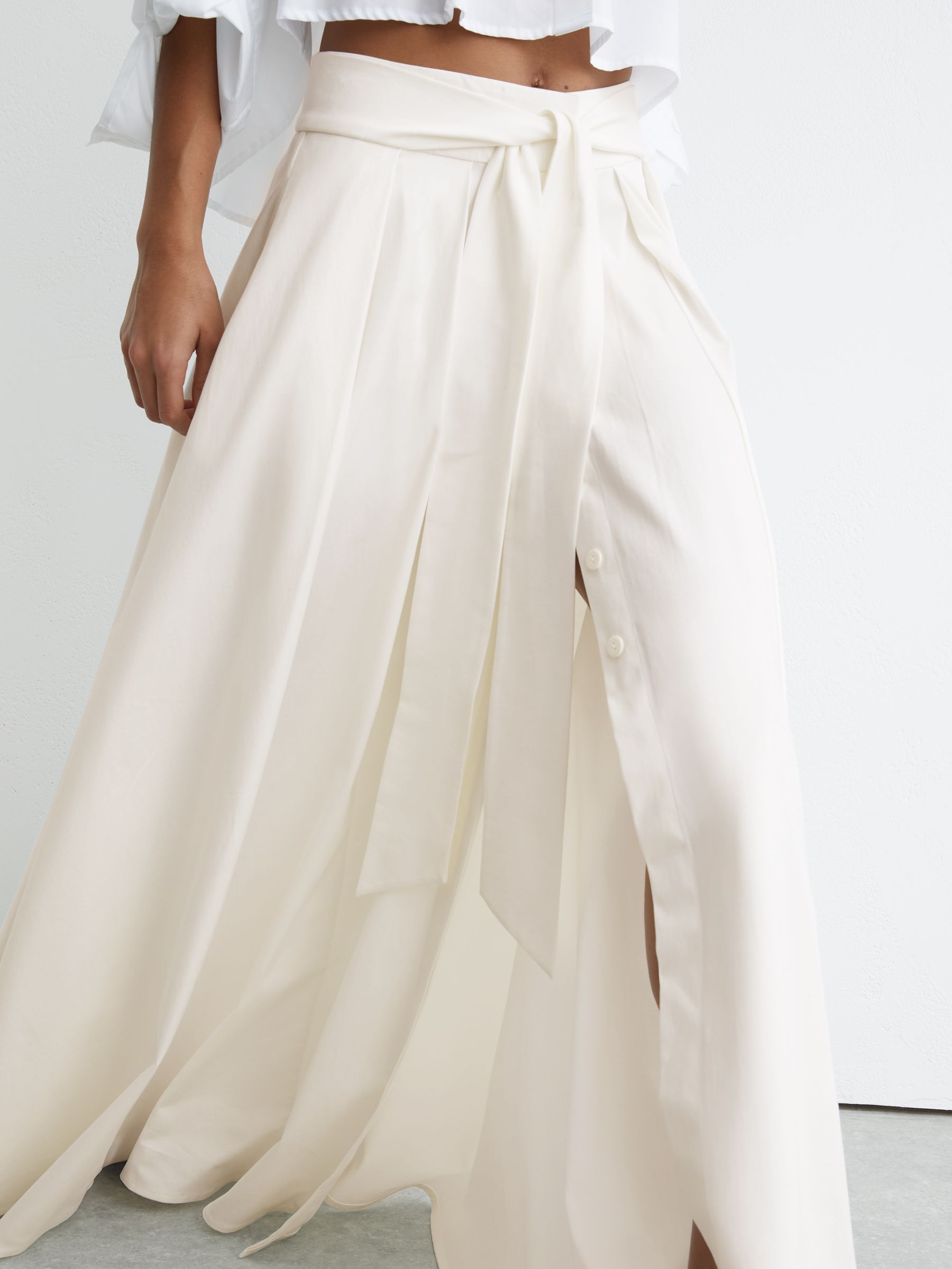 Cotton-Blend Pleated Maxi Skirt in Ivory - Image 6 of 7