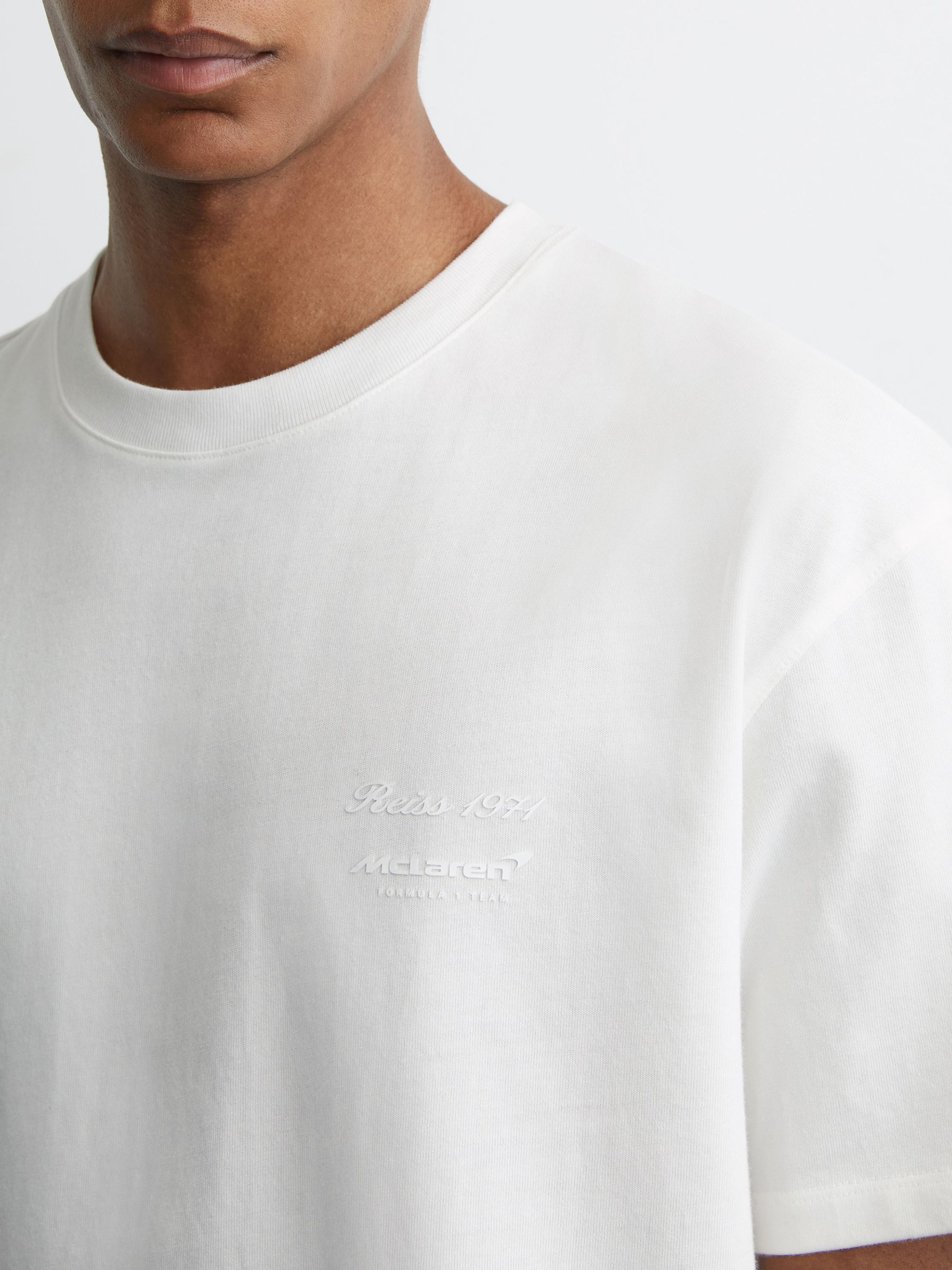 McLaren Racing Motorsport Relaxed T-Shirt Unisex-Fit in White - Image 3 of 7