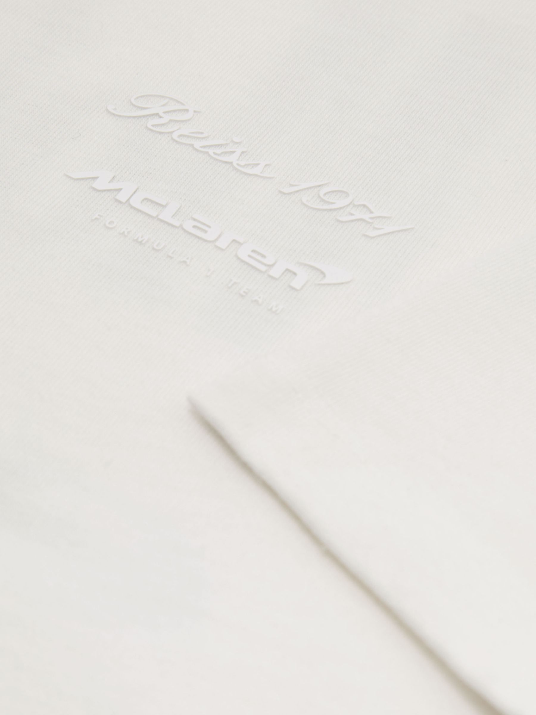 McLaren Racing Motorsport Relaxed T-Shirt Unisex-Fit in White - Image 7 of 7