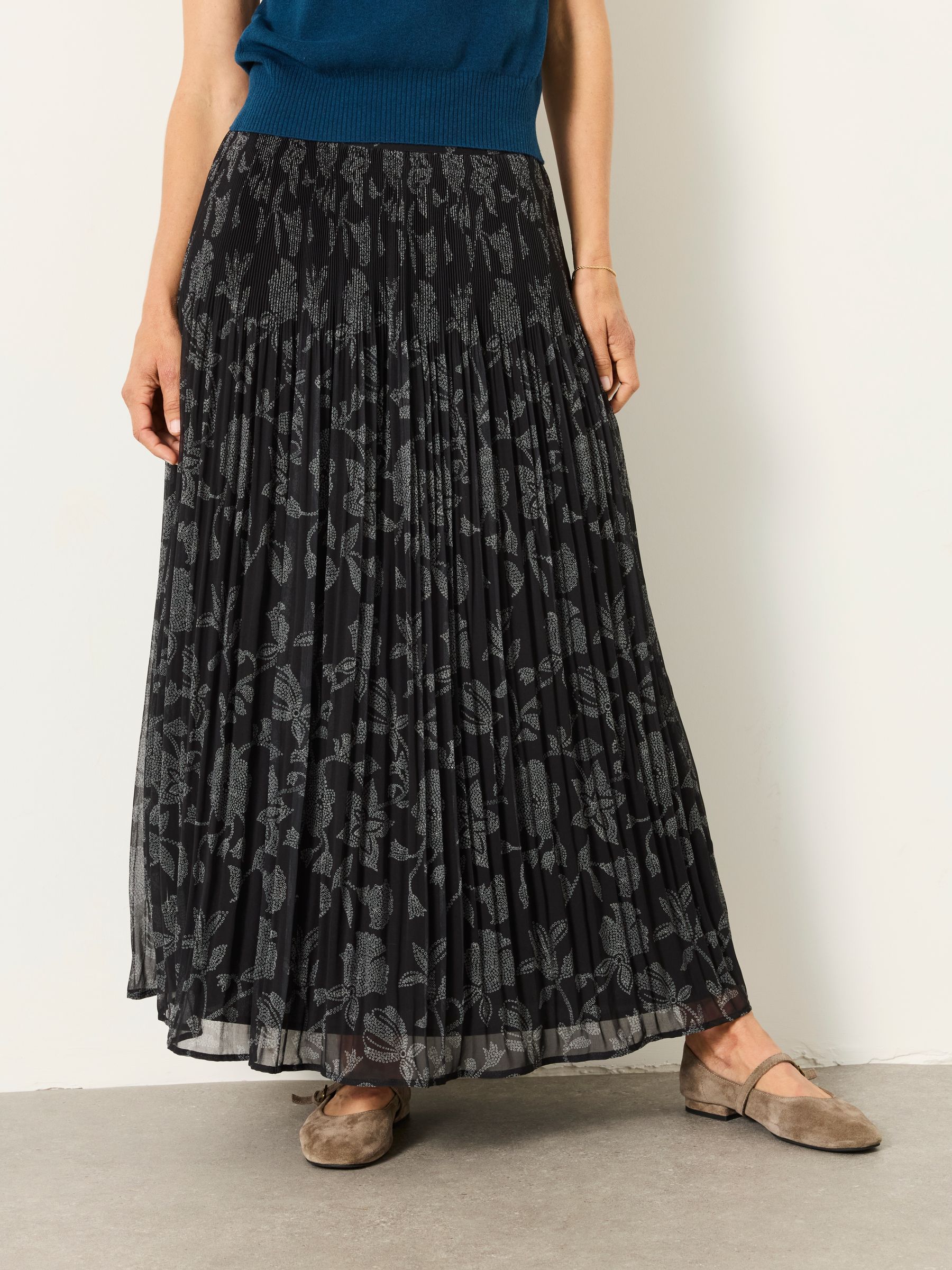 Paignton Black Dot Floral Maxi Skirt - Image 4 of 6