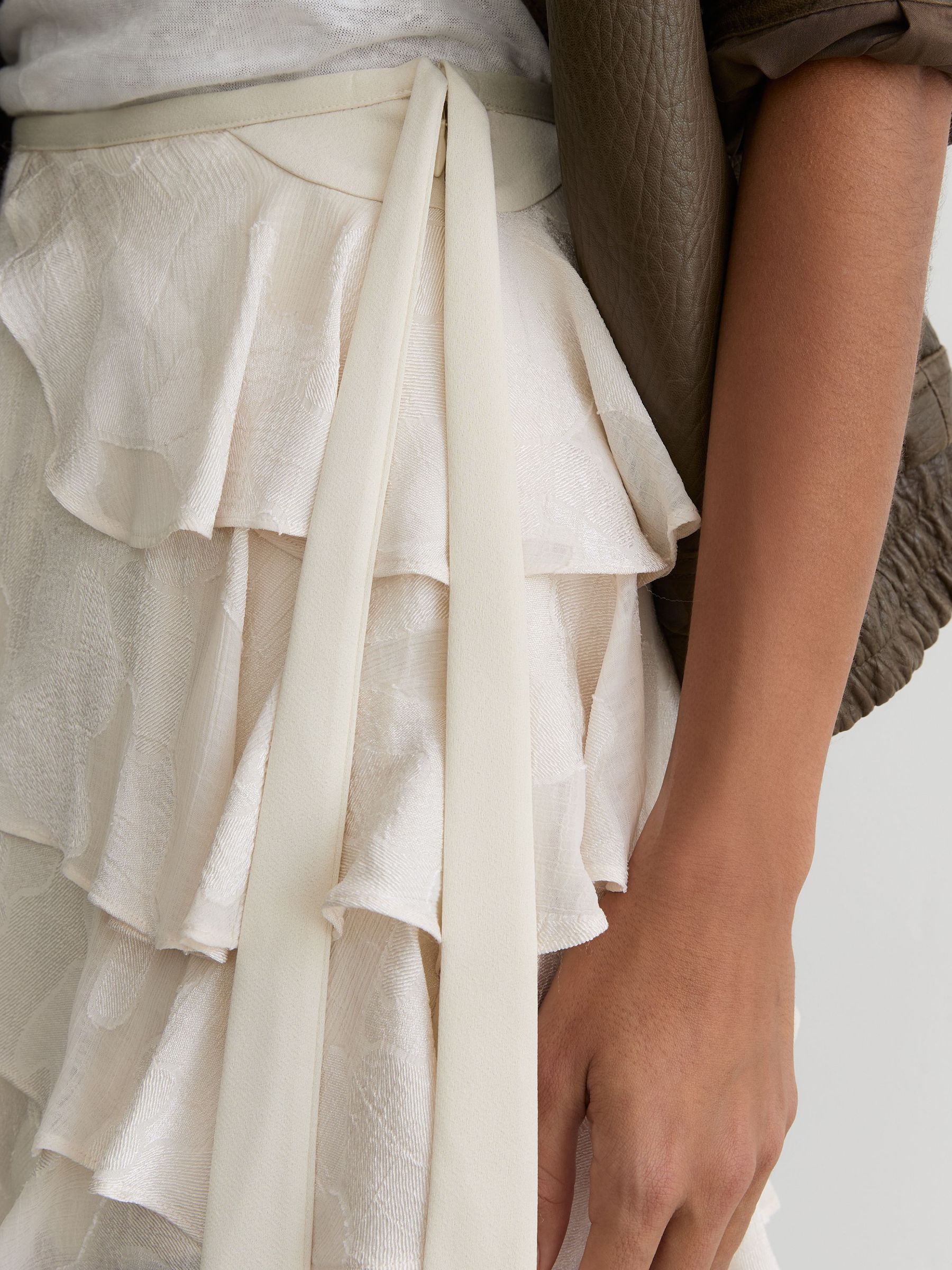 Skirt in Cream - Image 5 of 7