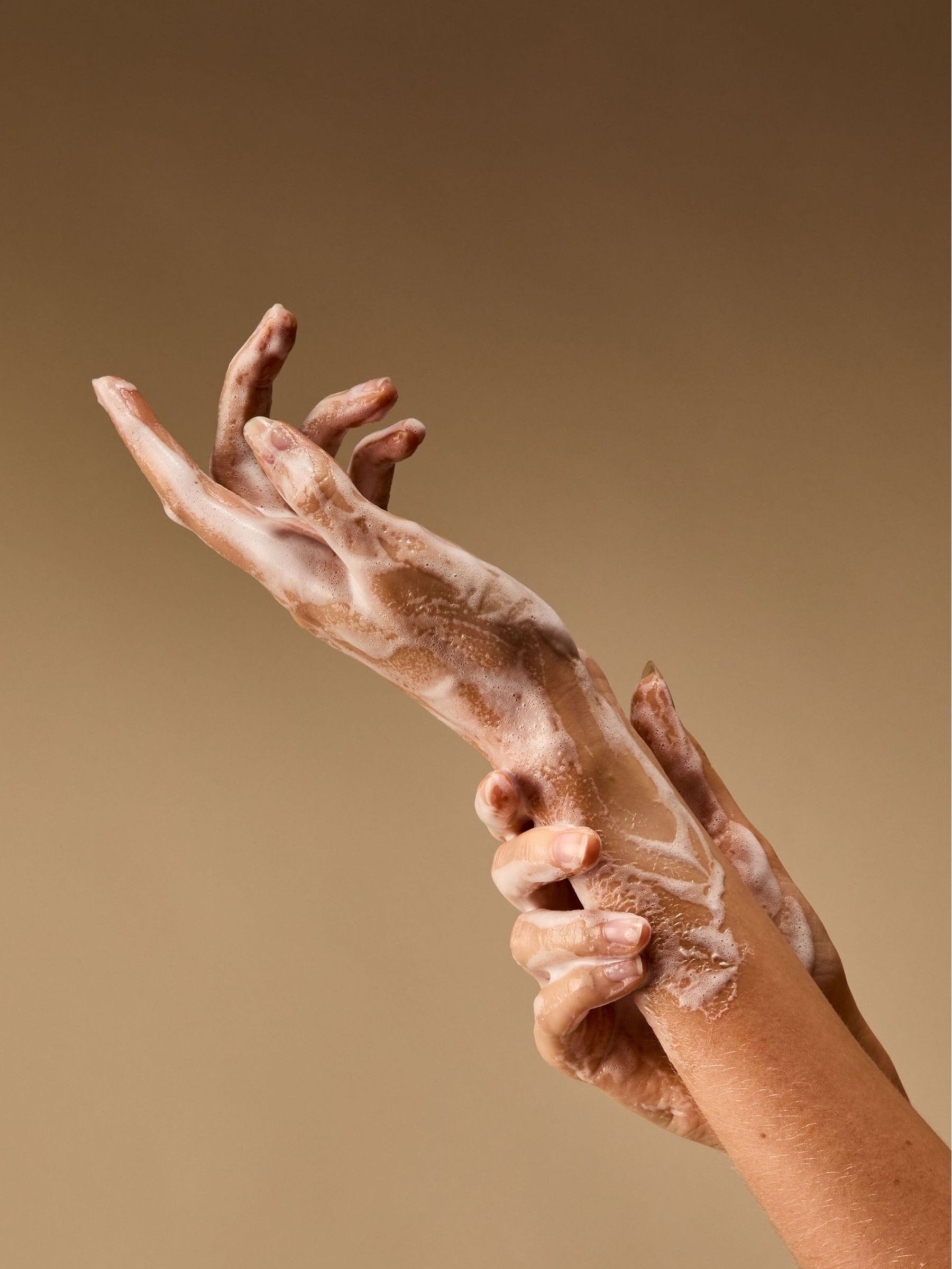 Almond Blossom Cleansing Gel Hand Soap 236ml - Image 3 of 3