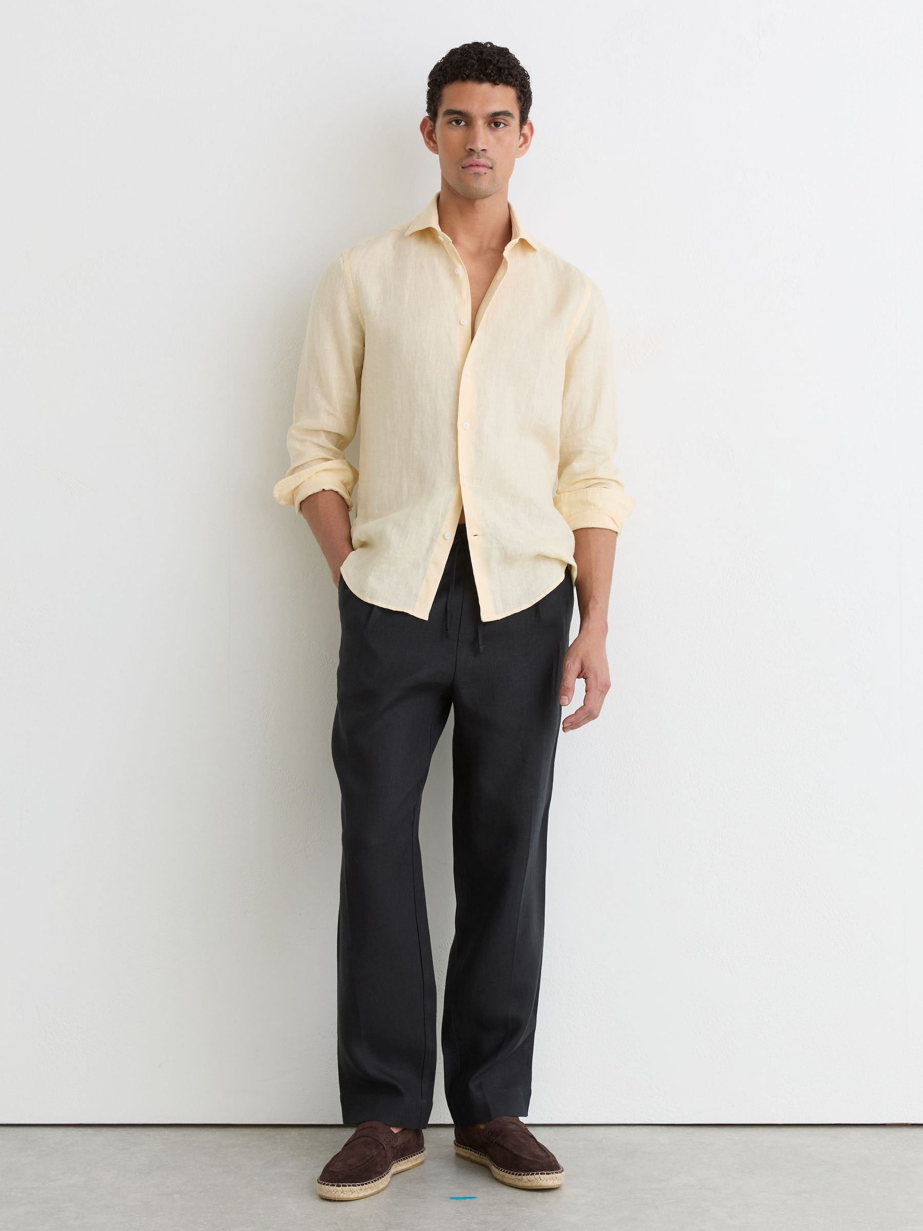 Linen Cutaway-Collar Regular-Fit Shirt in Buttermilk Yellow - Image 3 of 7