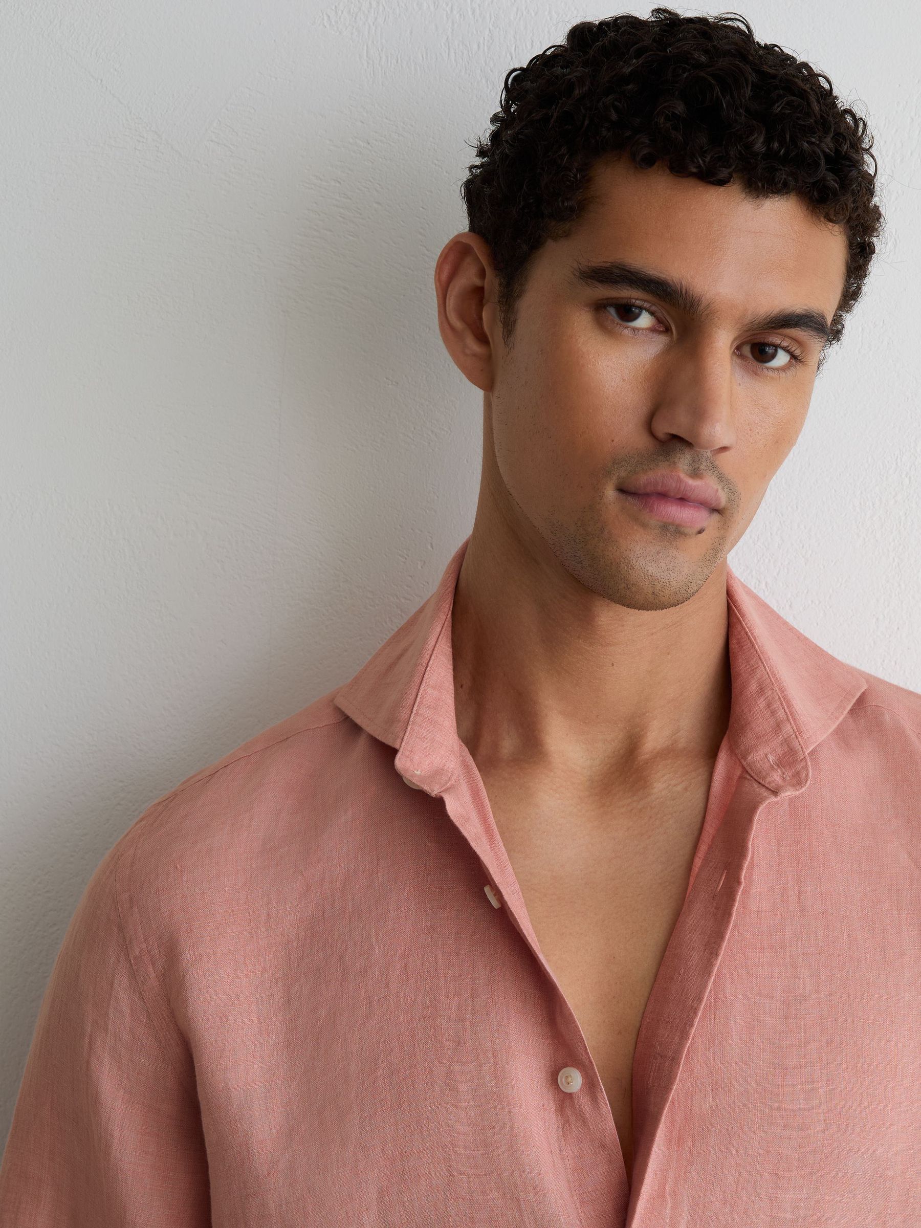 Linen Cutaway-Collar Regular-Fit Shirt in Watermelon Pink - Bild 4 av 6