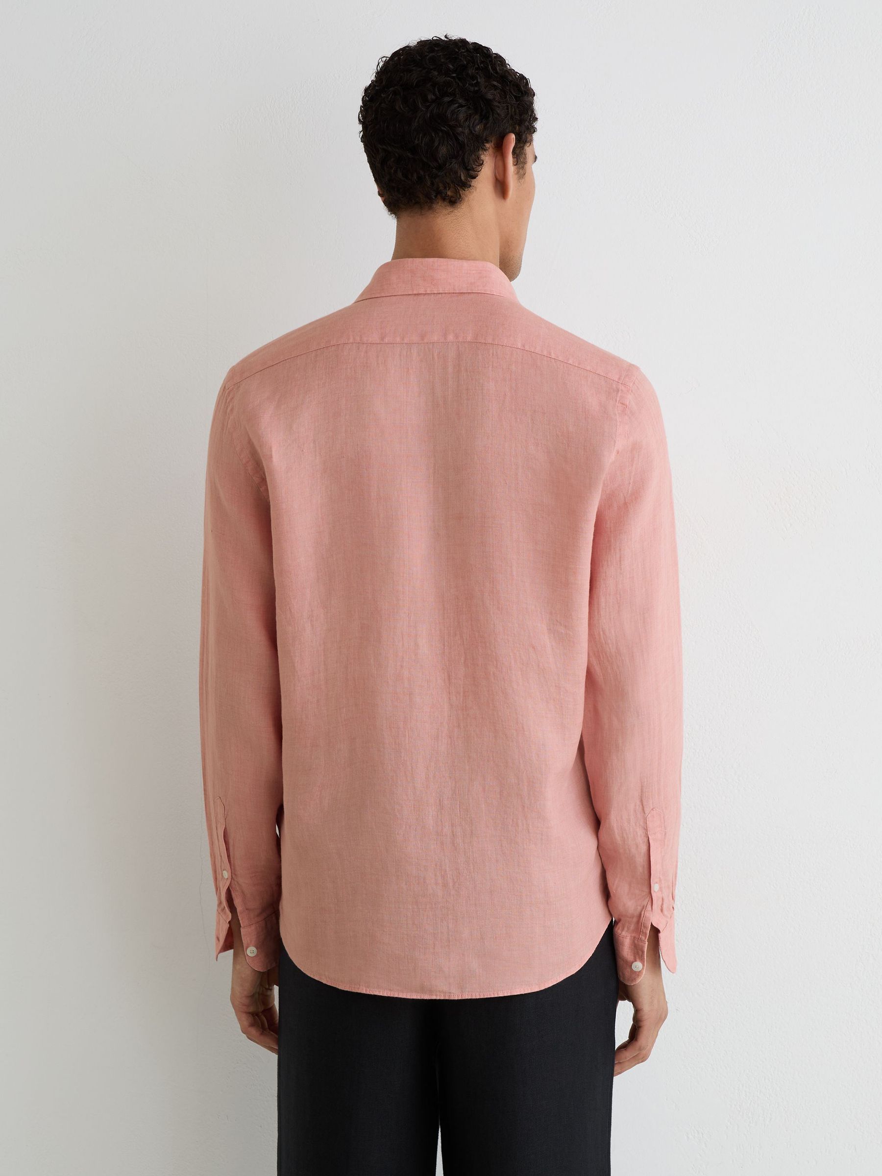 Linen Cutaway-Collar Regular-Fit Shirt in Watermelon Pink - Bild 5 av 6