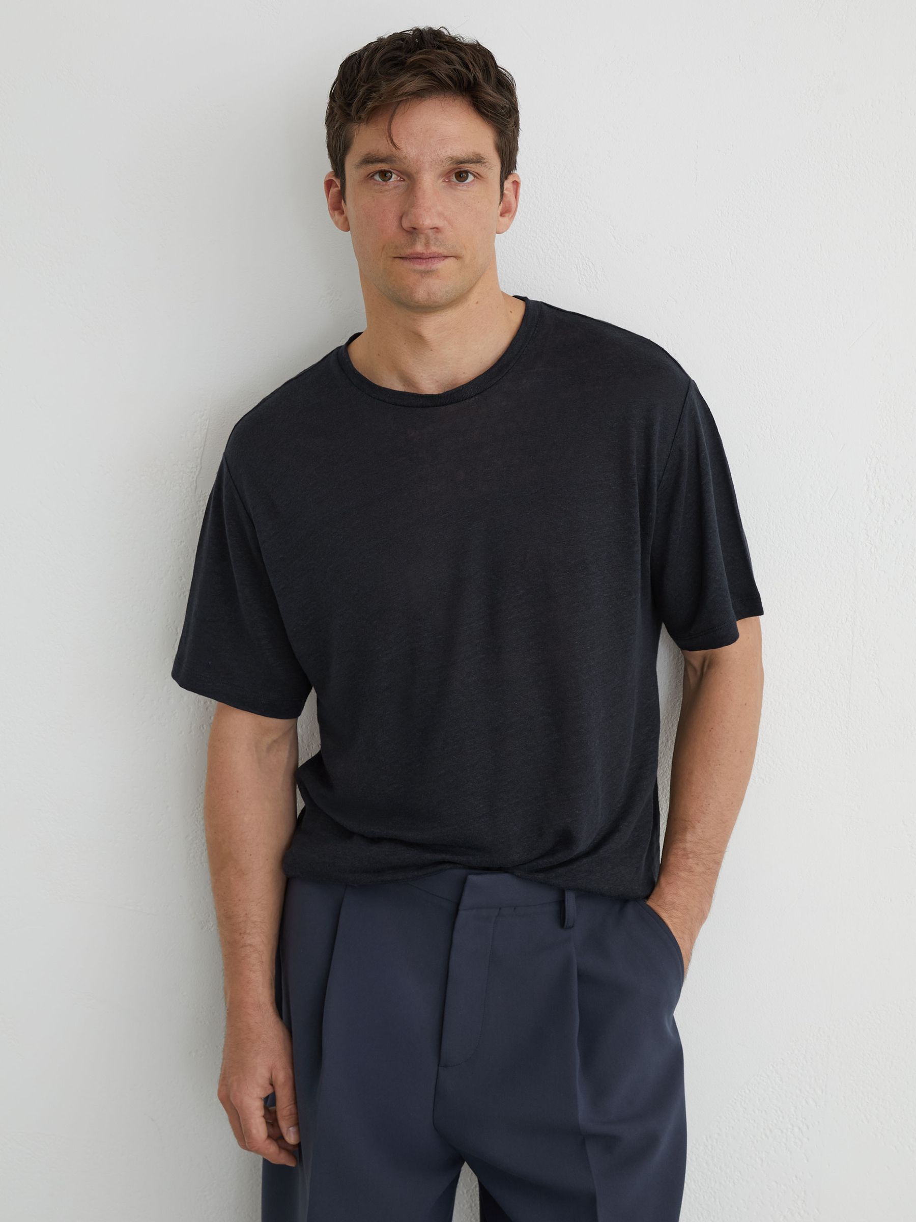Linen Relaxed-Fit Crew-Neck T-Shirt in Navy - Image 3 of 6