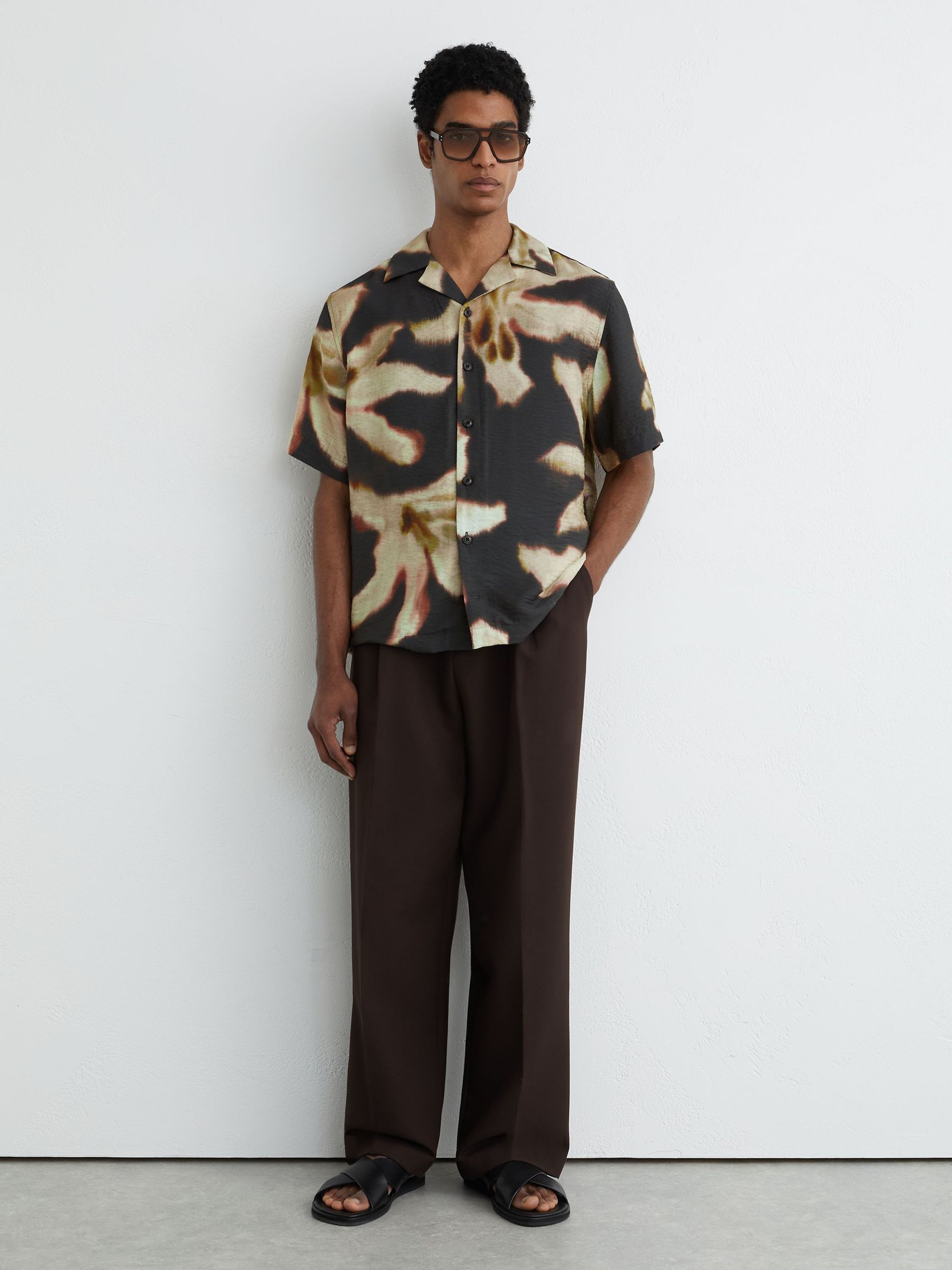 Graphic Floral-Print Short-Sleeve Shirt in Black - image 5