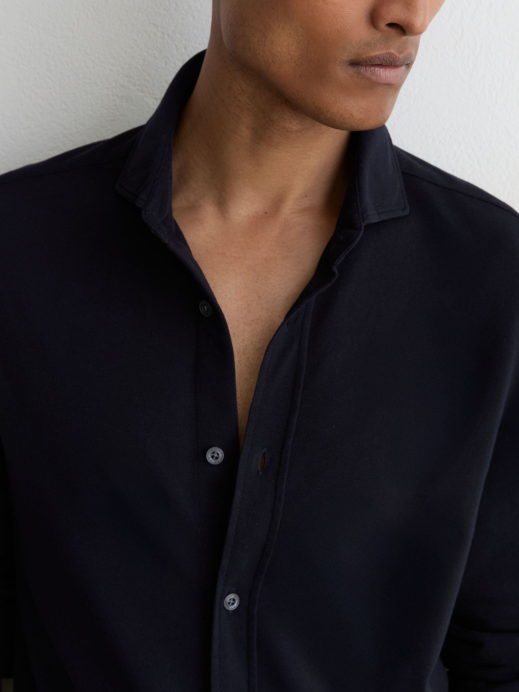 Cotton-Piqué Garment-Dyed Shirt Regular-Fit in Navy - Image 4 of 6