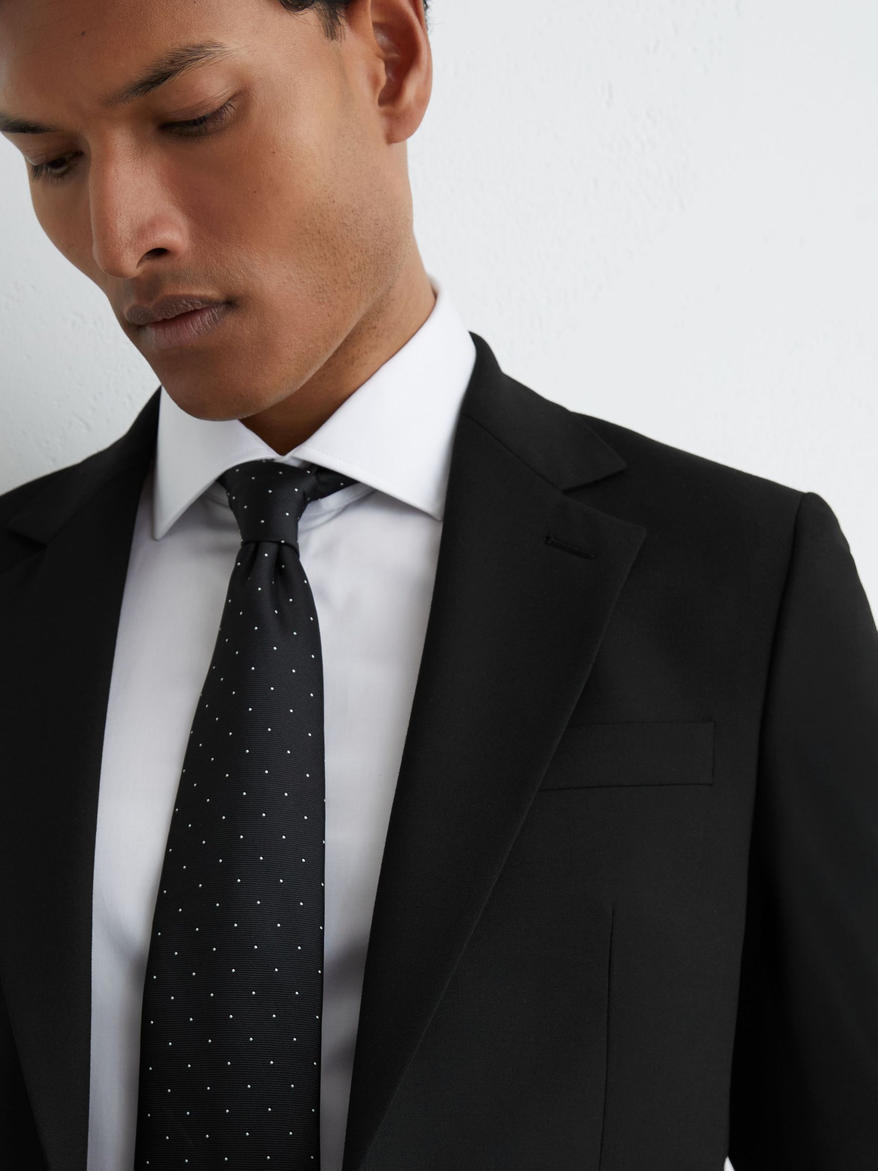 Tailored-Fit Single-Breasted Suit Blazer in Black - Image 4 of 9