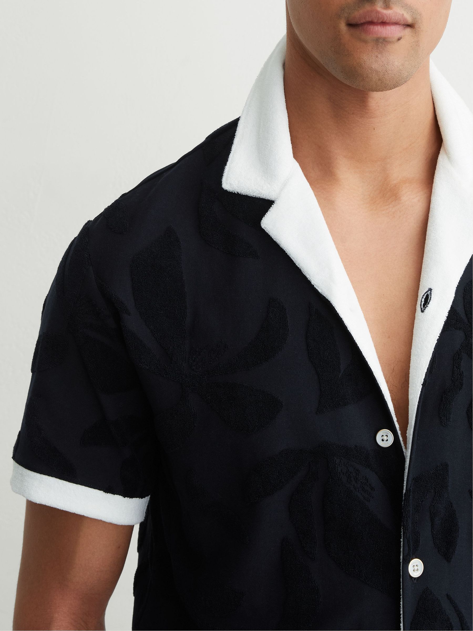 Towelling-Jacquard Tipped Shirt in Navy - Image 4 of 8