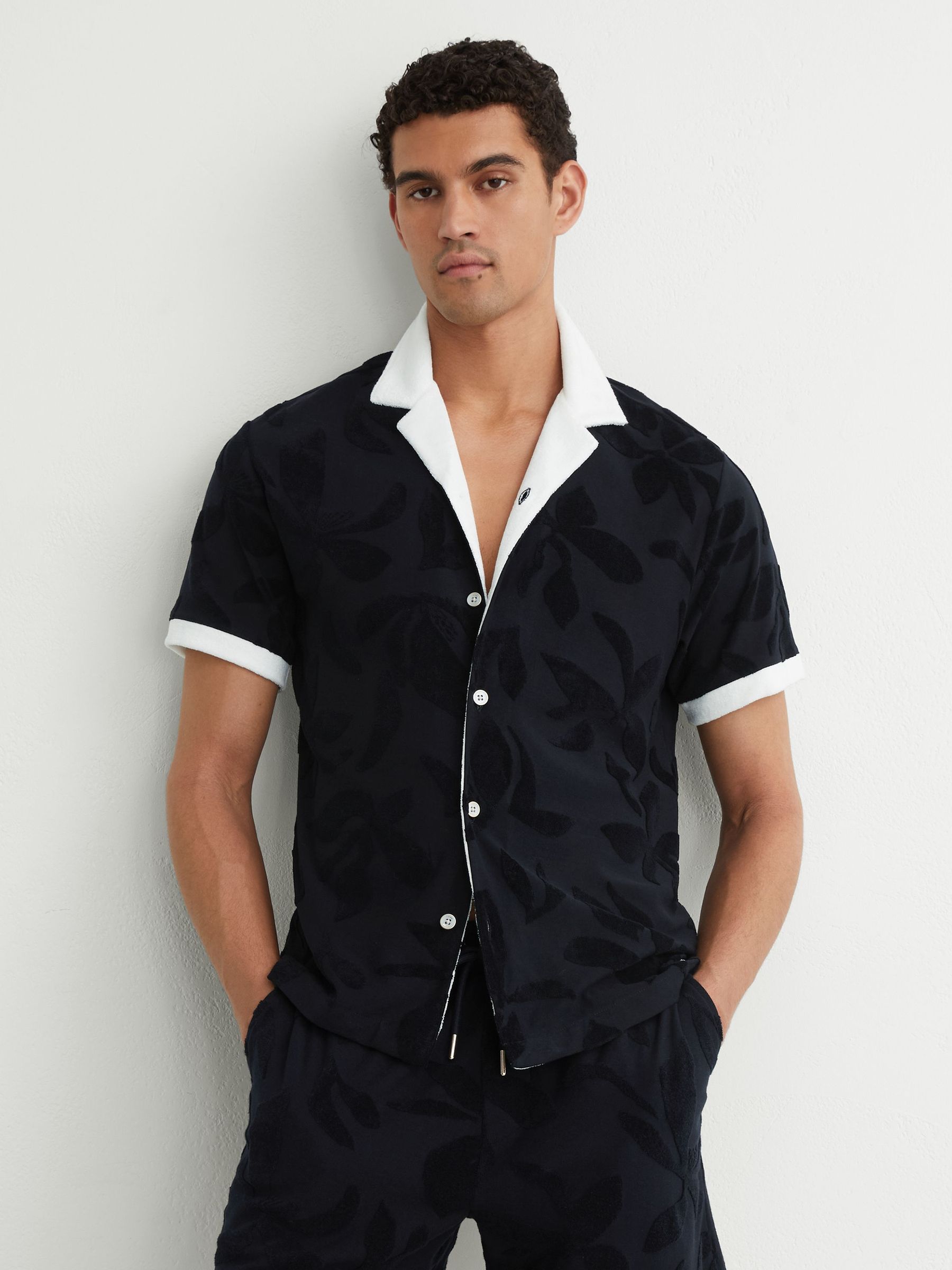 Towelling-Jacquard Tipped Shirt in Navy - Image 5 of 8