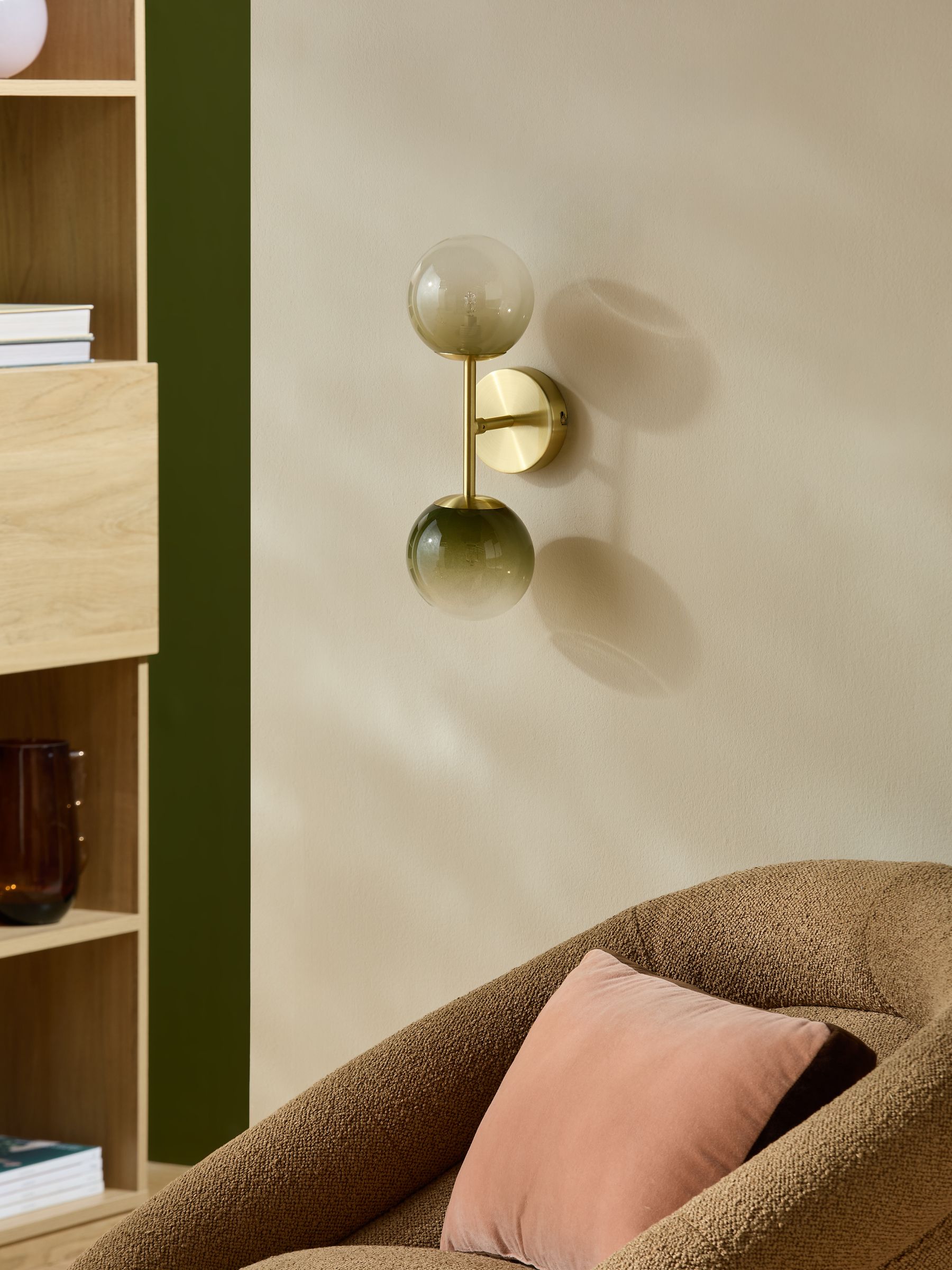 Globe 2 Light Wall Light in Green Ombre/ Brass - Image 2 of 6