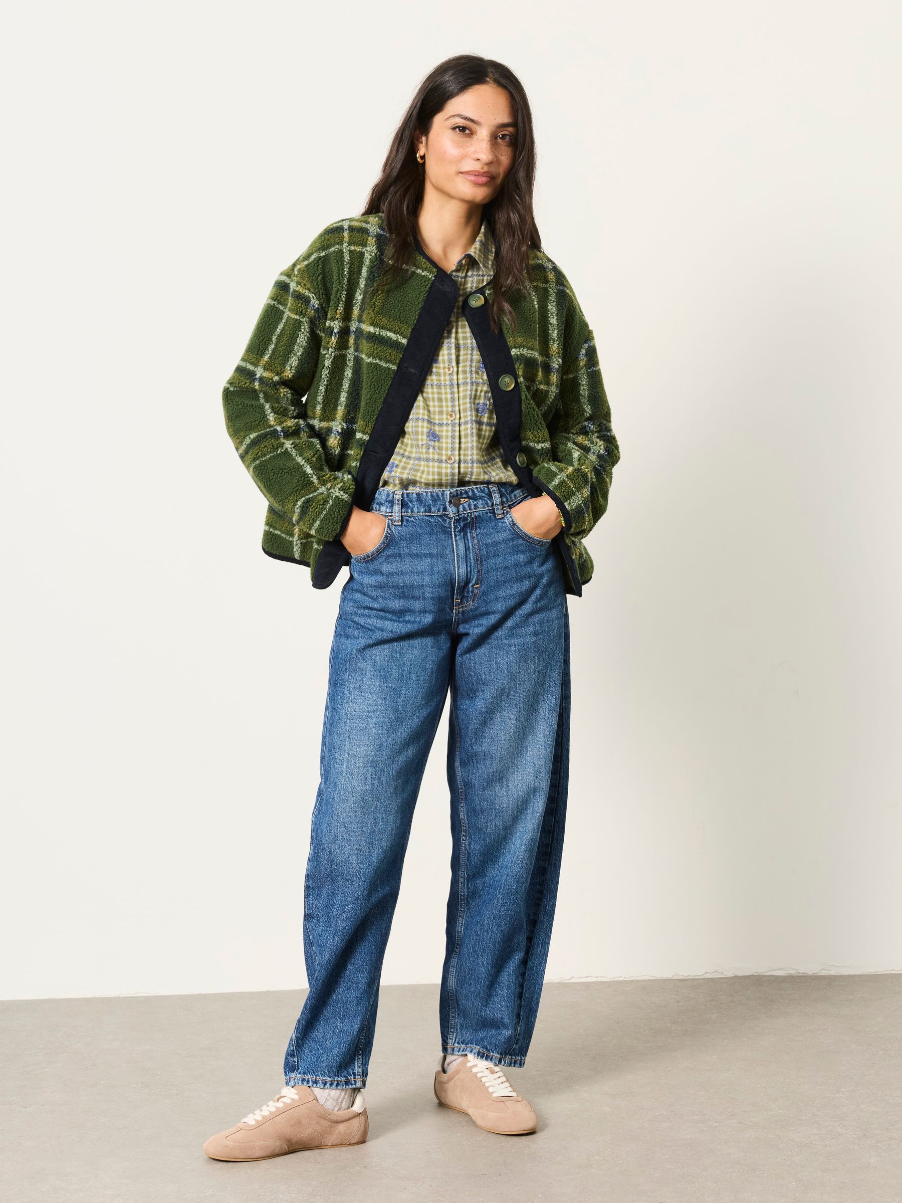 Camber Mid Blue Barrel Jeans - Image 4 of 6