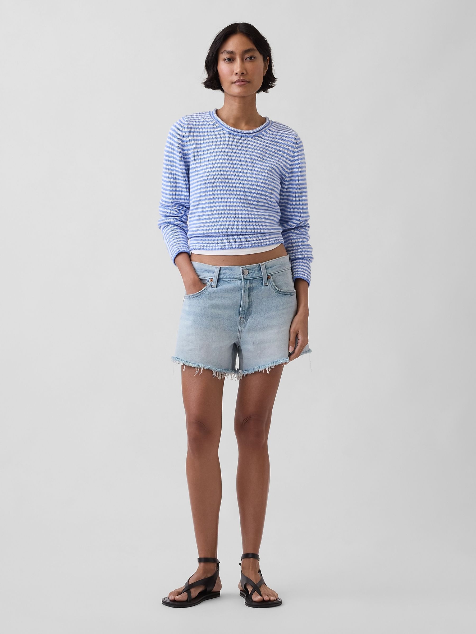 Light Wash 4 inch Mid Rise UltraSoft Relaxed Cutoff Shorts - Image 3 of 4