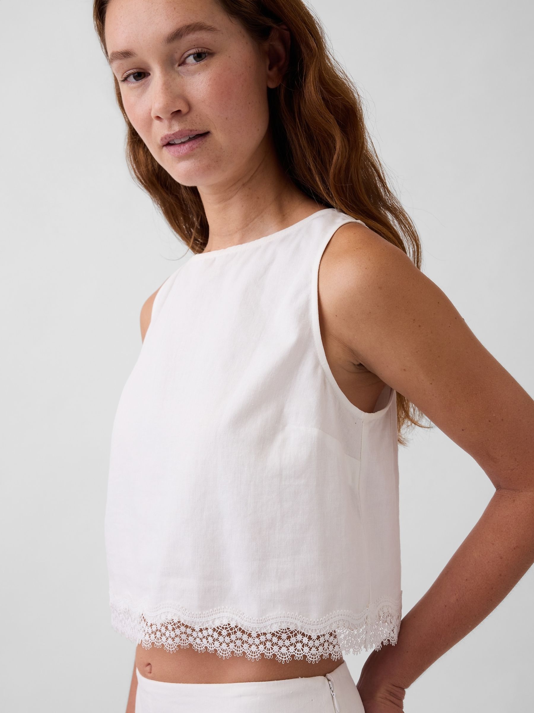 White Linen-Blend Lace-Hem Crop Shell Top - Image 4 of 4 White Linen-Blend Lace-Hem Crop Shell Top - Image 4 of 4