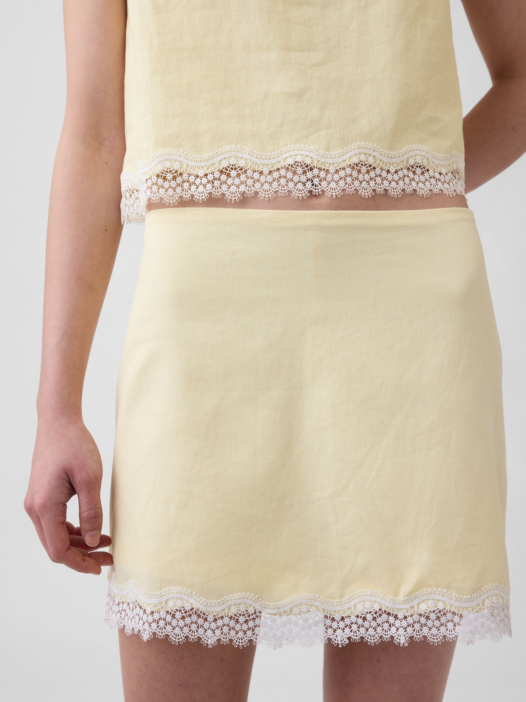 Yellow Linen-Blend Lace-Trim Mini Skort - Image 1 of 4
