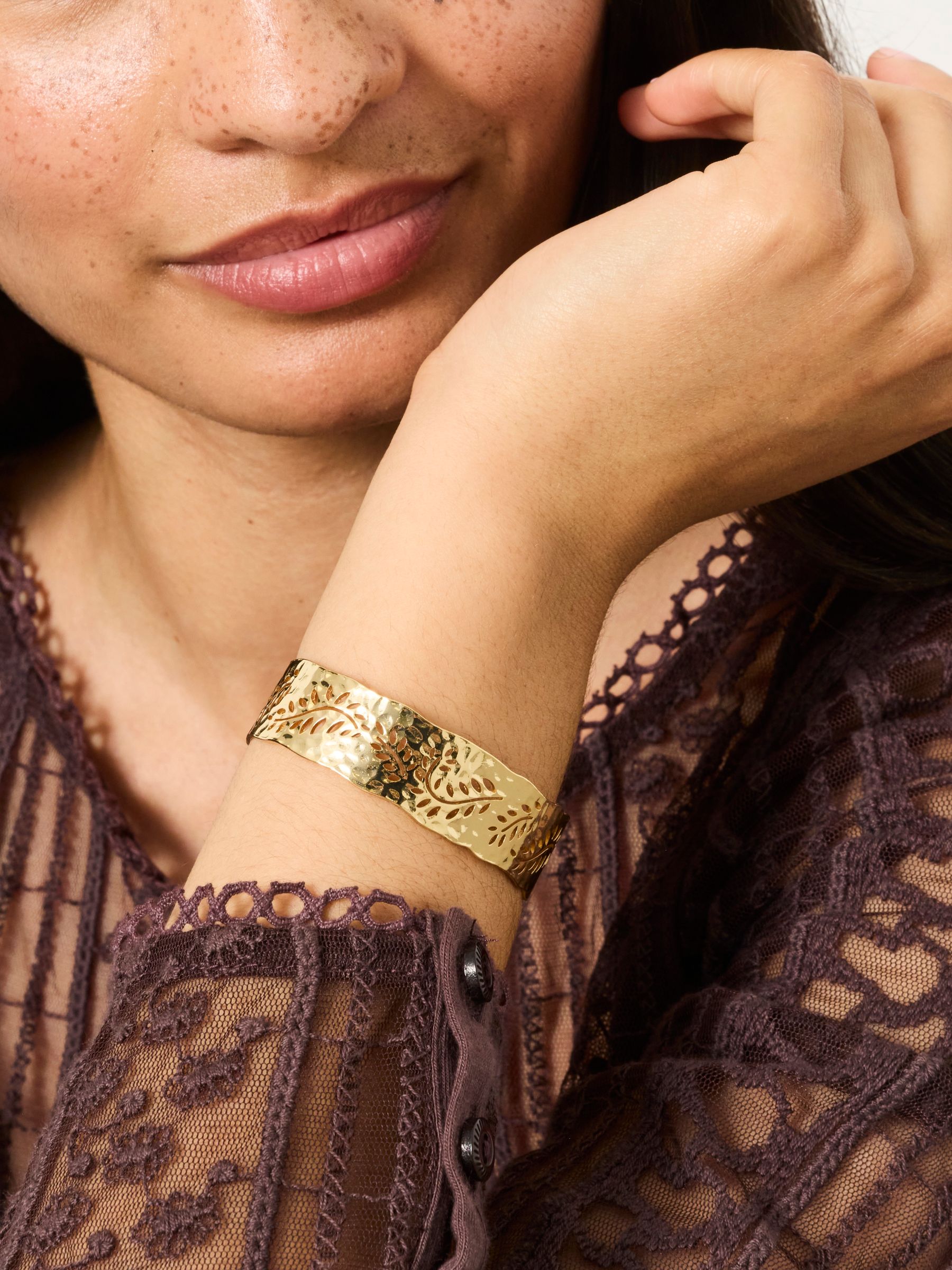 Leaf Bangle in Gold Tone - Image 4 of 4
