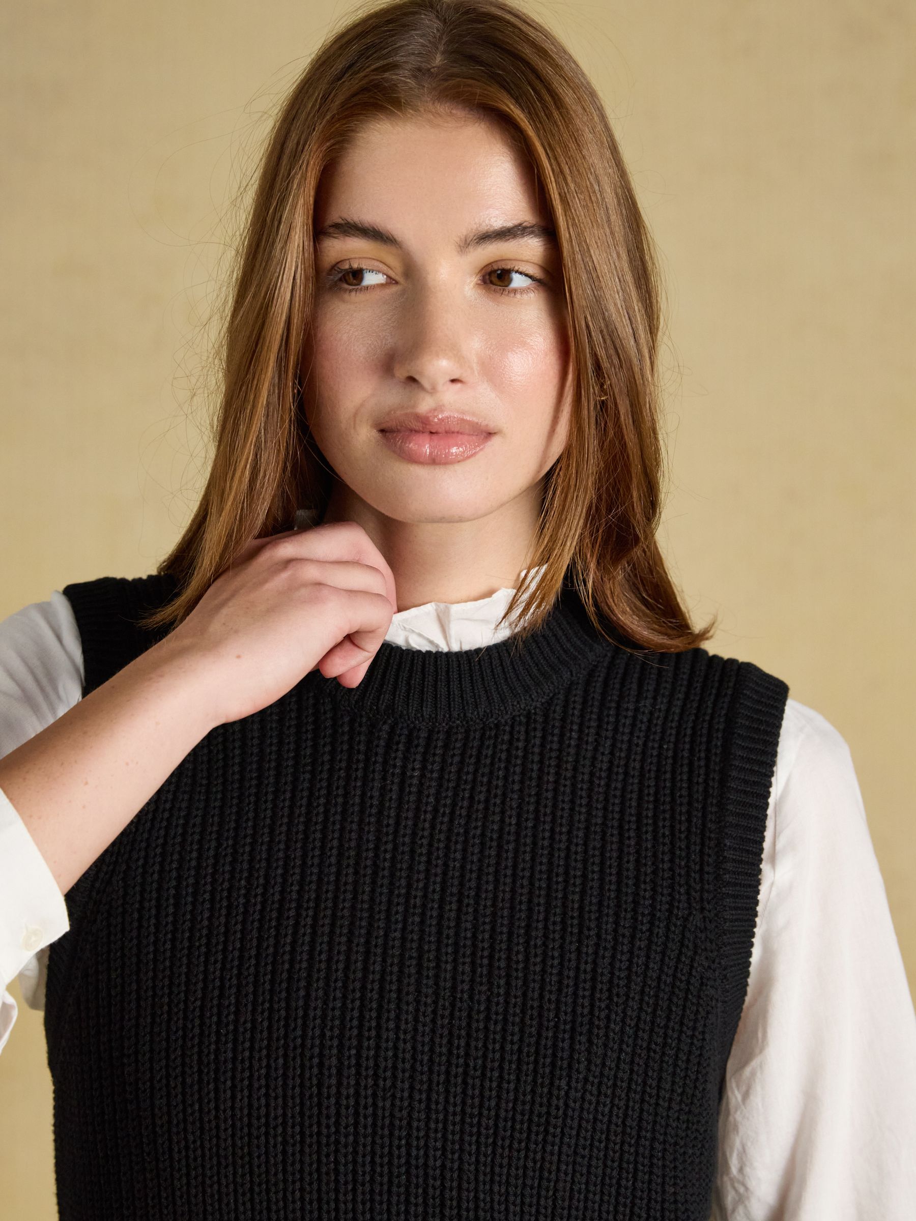 Black Crew Neck Ribbed Knitted Vest - Image 4 of 7