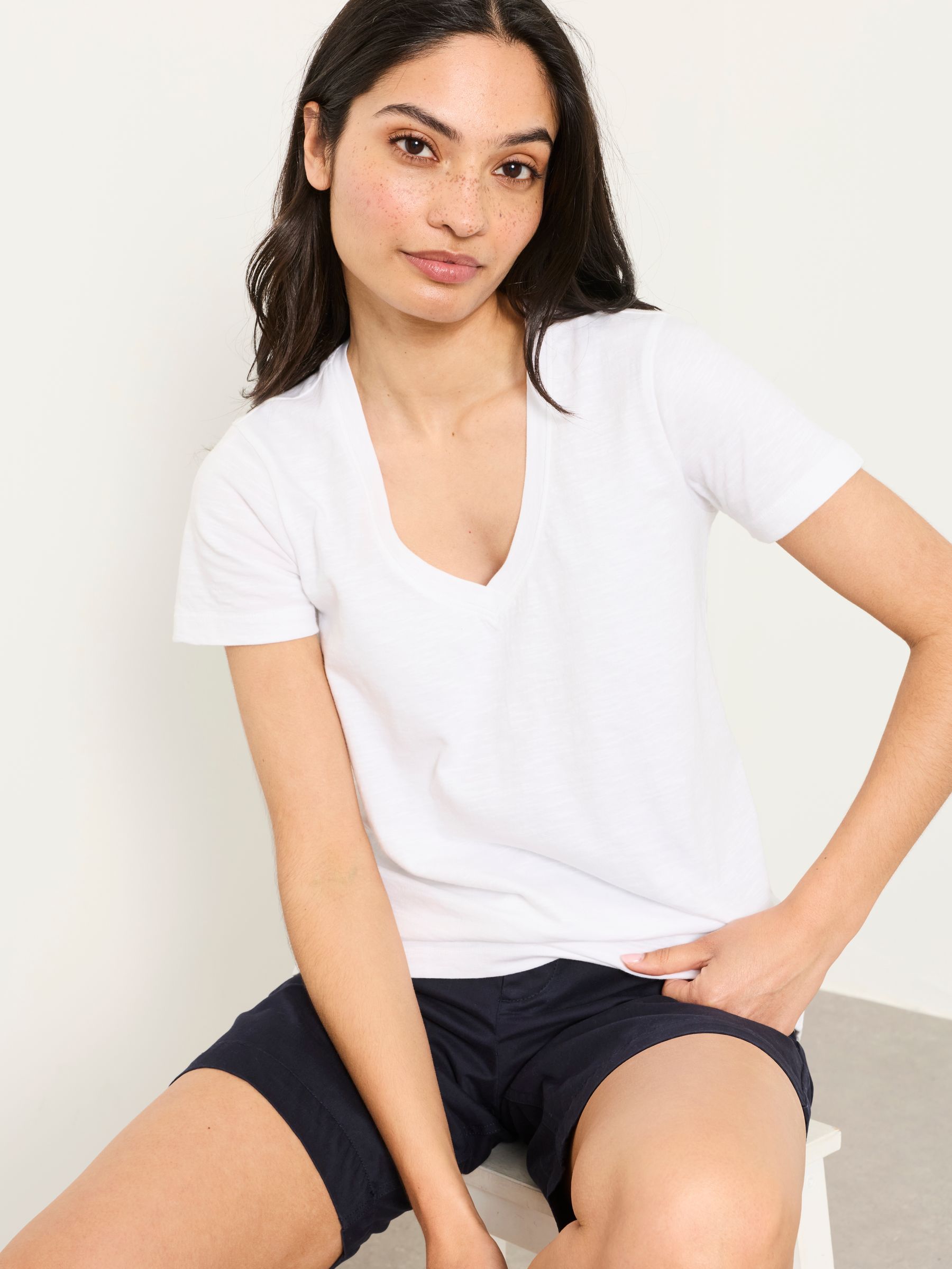Demi Navy/White 2 Pack V Neck T-Shirt - Image 6 of 7