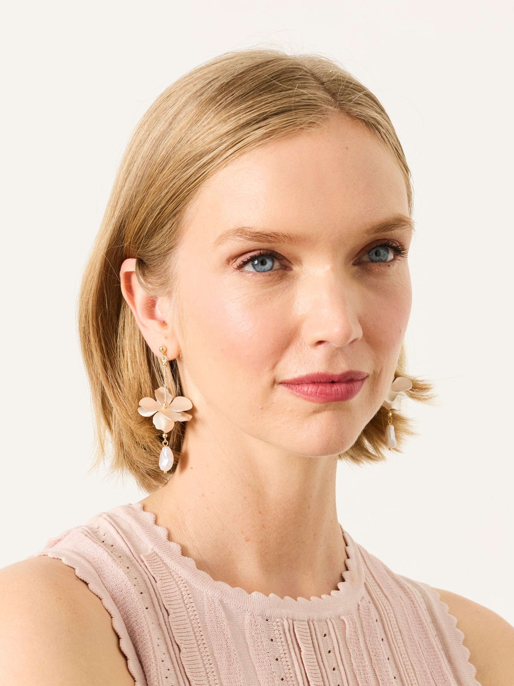 Gold Tone V and A Statement Floral Earrings - Image 2 of 4