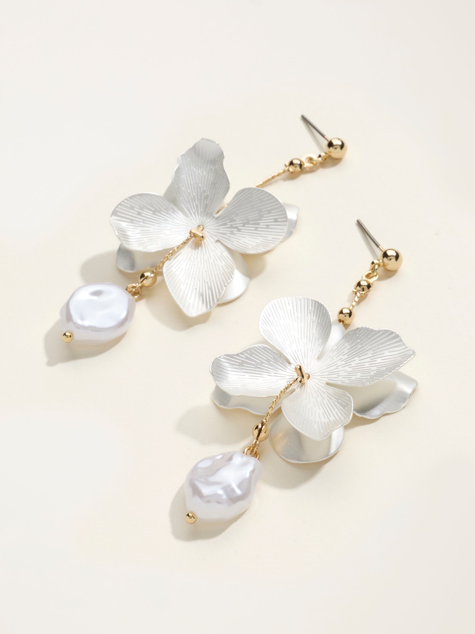 Gold Tone V and A Statement Floral Earrings - Image 4 of 4