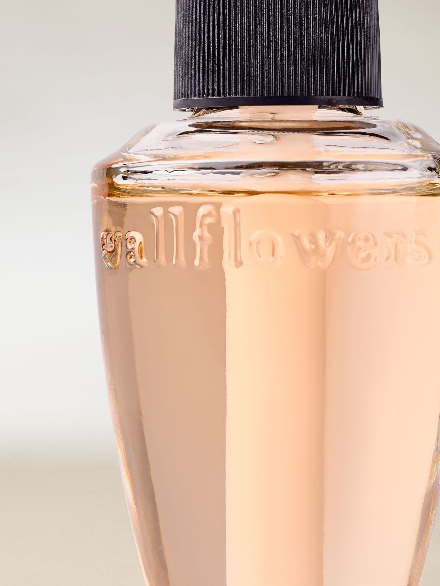 Coconut Linen Wallflowers Fragrance Refill 24 ml - Image 2 of 3