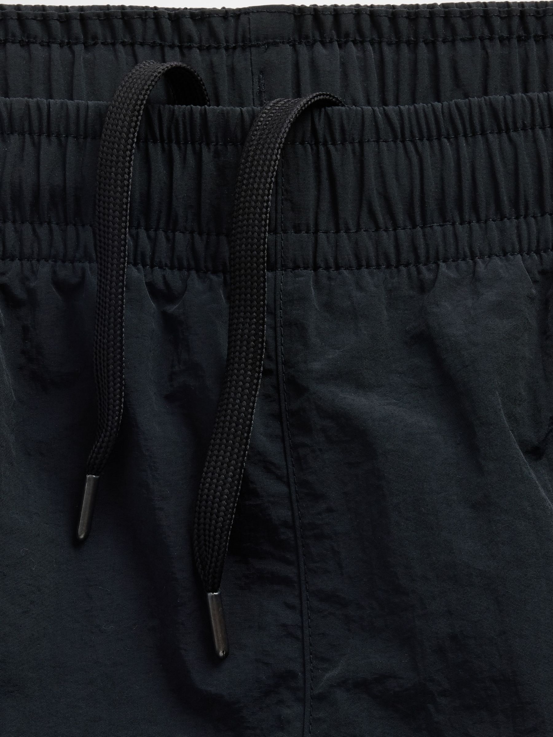 Black 7.5 inch Hybrid Shorts - Image 5 of 5