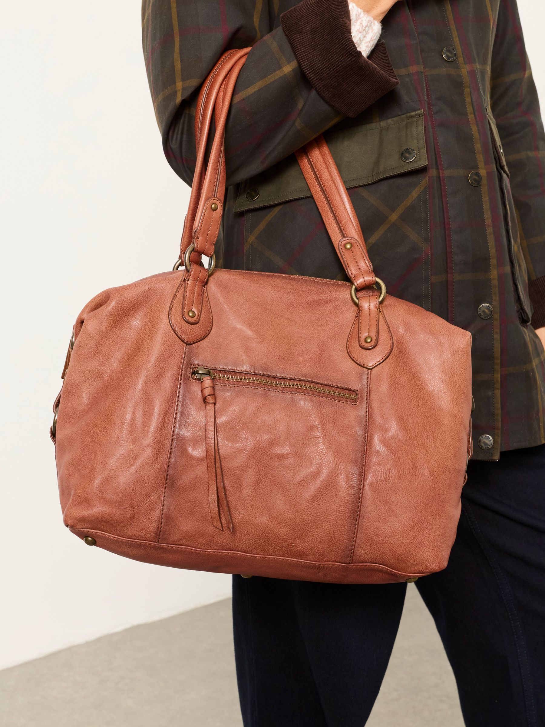 Chestnut Brown Leather Shoulder Bag - Image 4 of 4