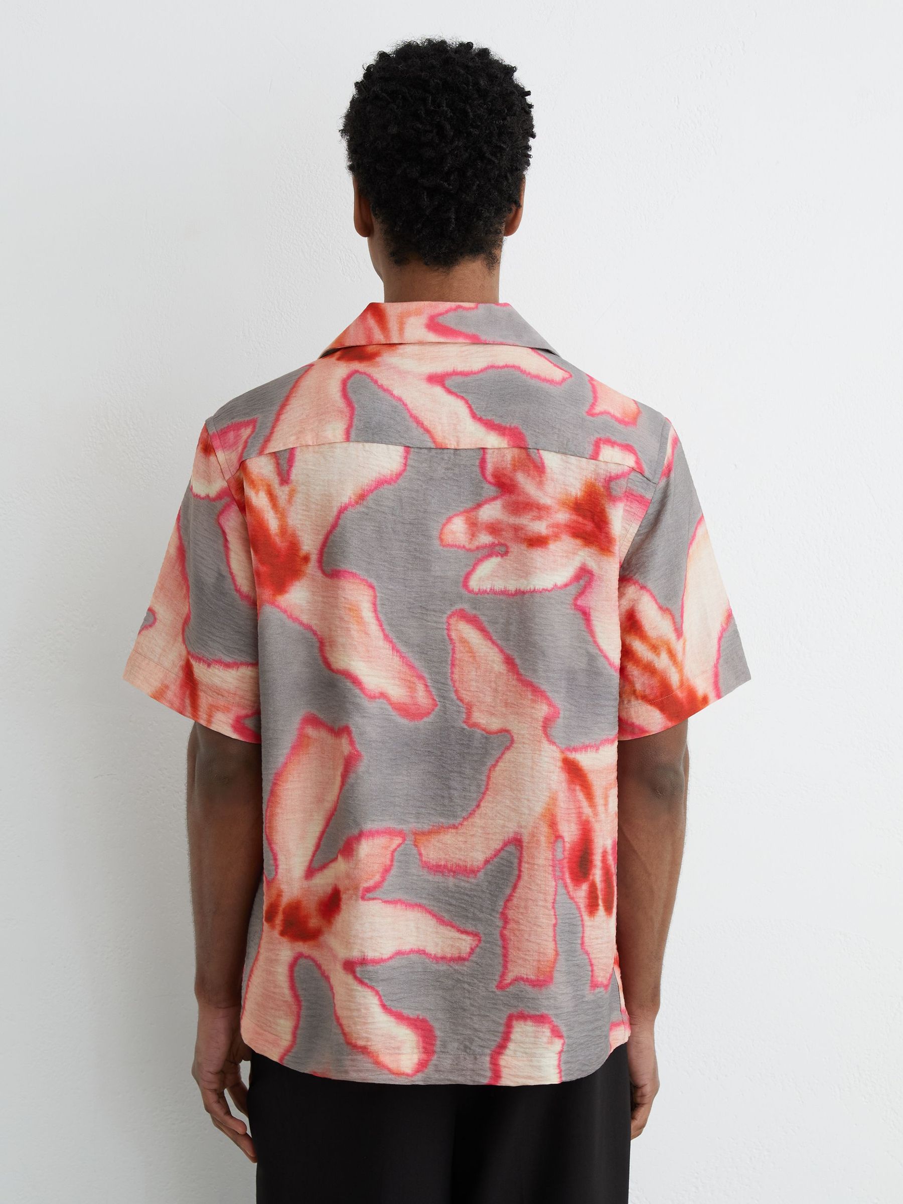 Graphic Floral-Print Short-Sleeve Shirt in Pink - image 4