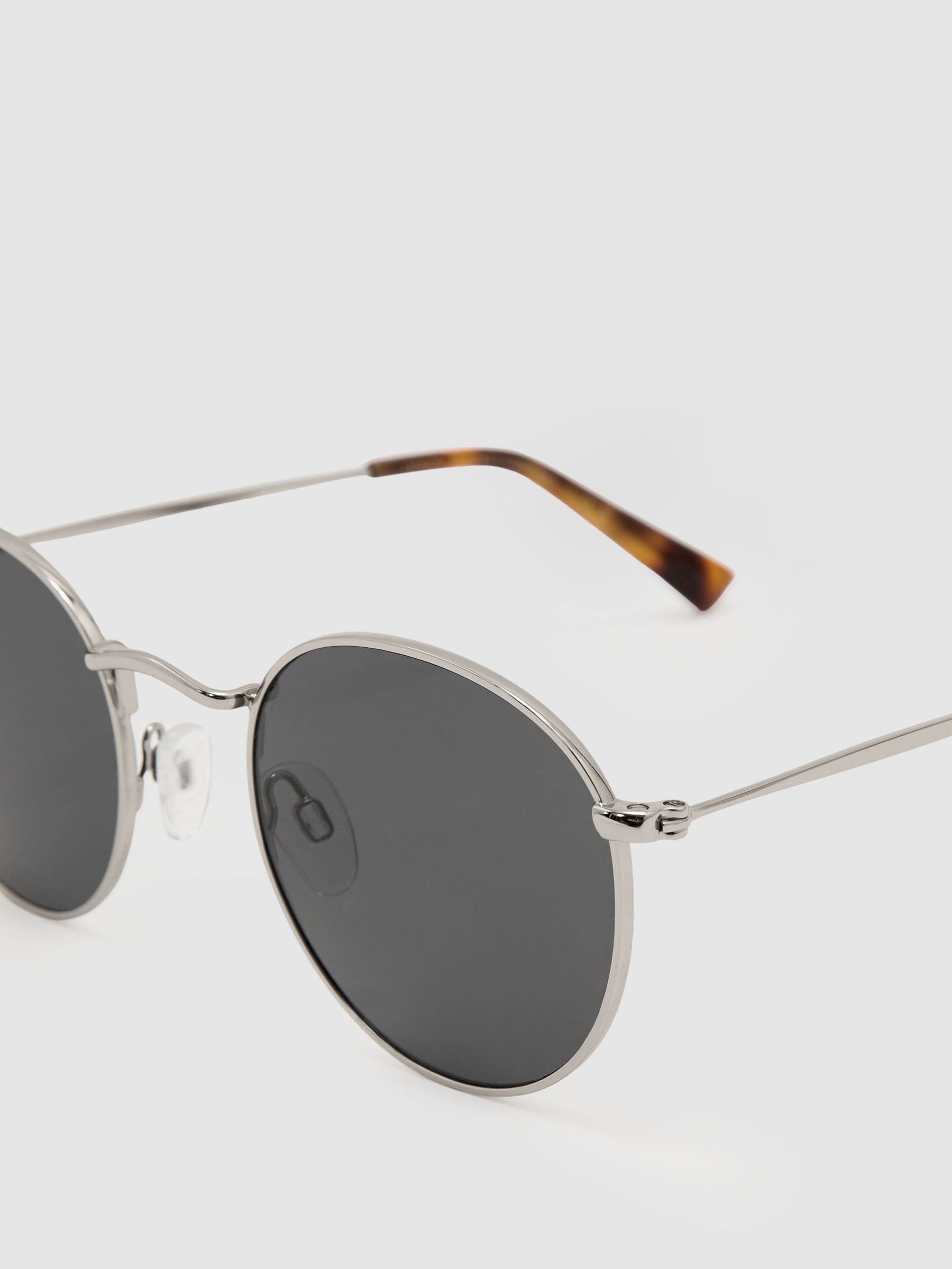 MESSYWEEKEND Thin-Frame Round Sunglasses in Silver / Black - Image 4 of 6