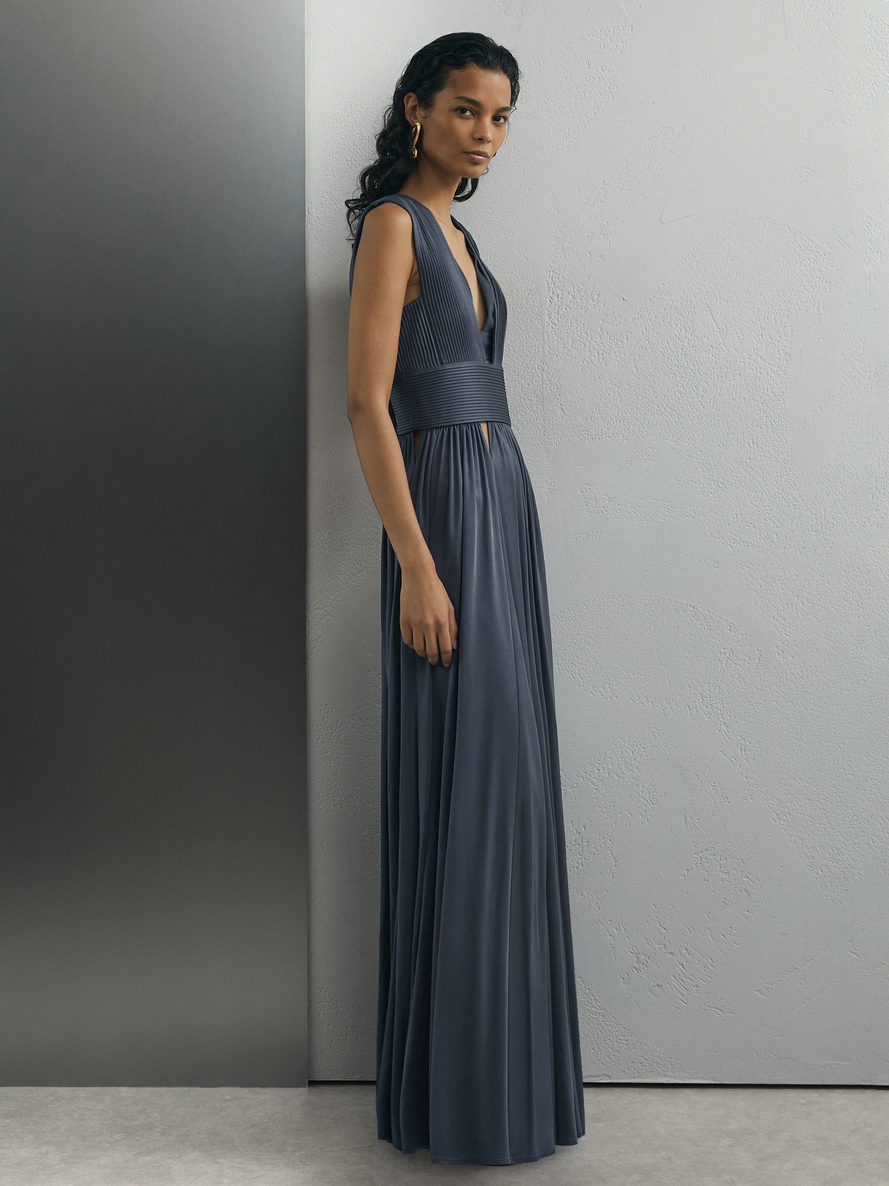 فستان ماكسي مطويّ بياقة عميقة من تشكيلة Atelier - صورة 5 من 8