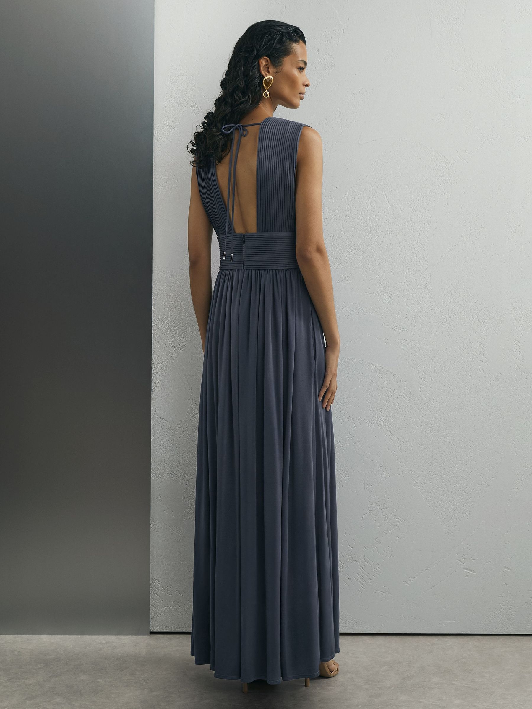 فستان ماكسي مطويّ بياقة عميقة من تشكيلة Atelier - صورة 6 من 8