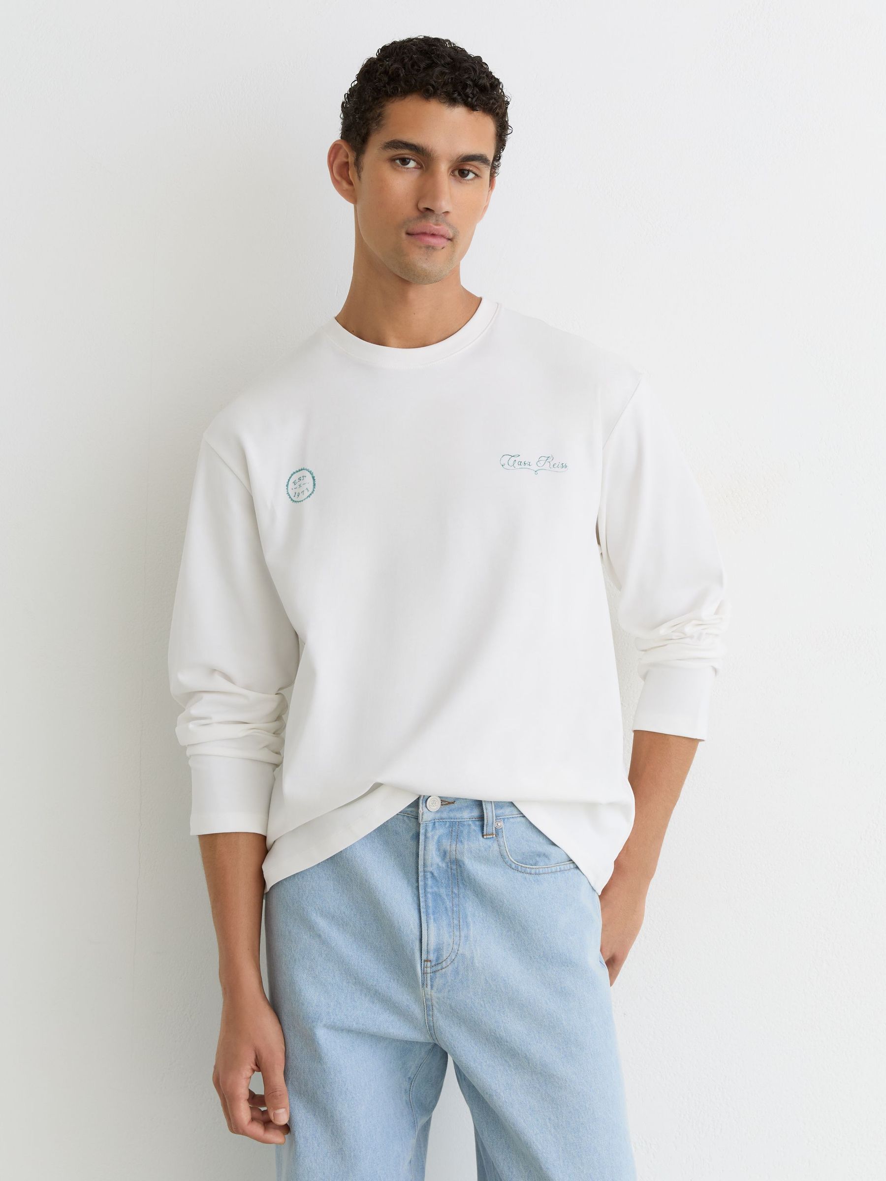 Cotton Motif Long-Sleeve Relaxed T-Shirt in White - Image 6 of 7