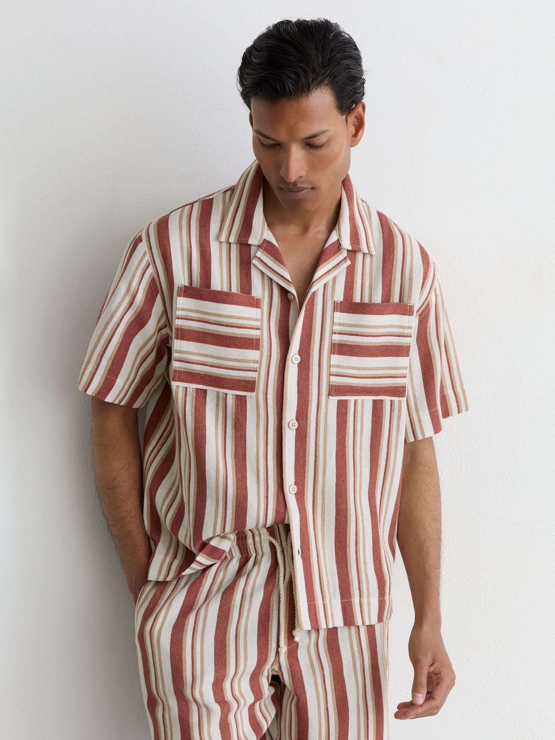 Chemise rayée à col cubain Rouge/Beige Sable - Image 1 de 5