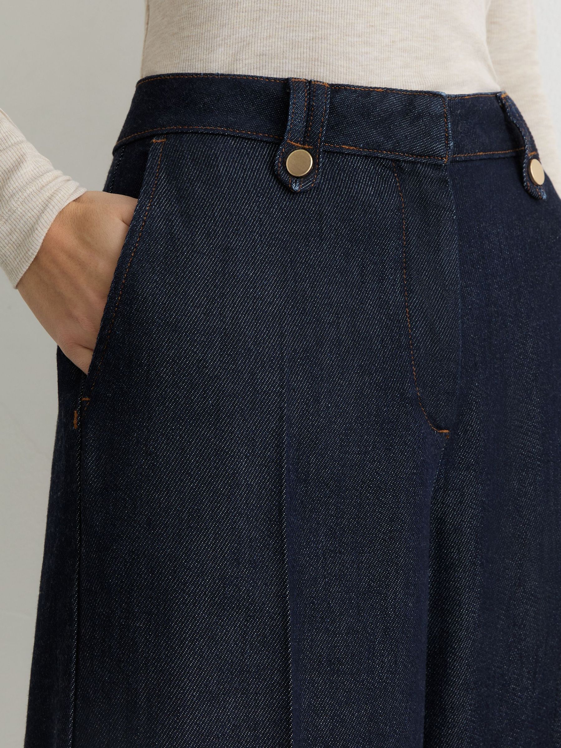 Lyocell Button-Loop Wide-Leg Trousers in Indigo - Image 4 of 7