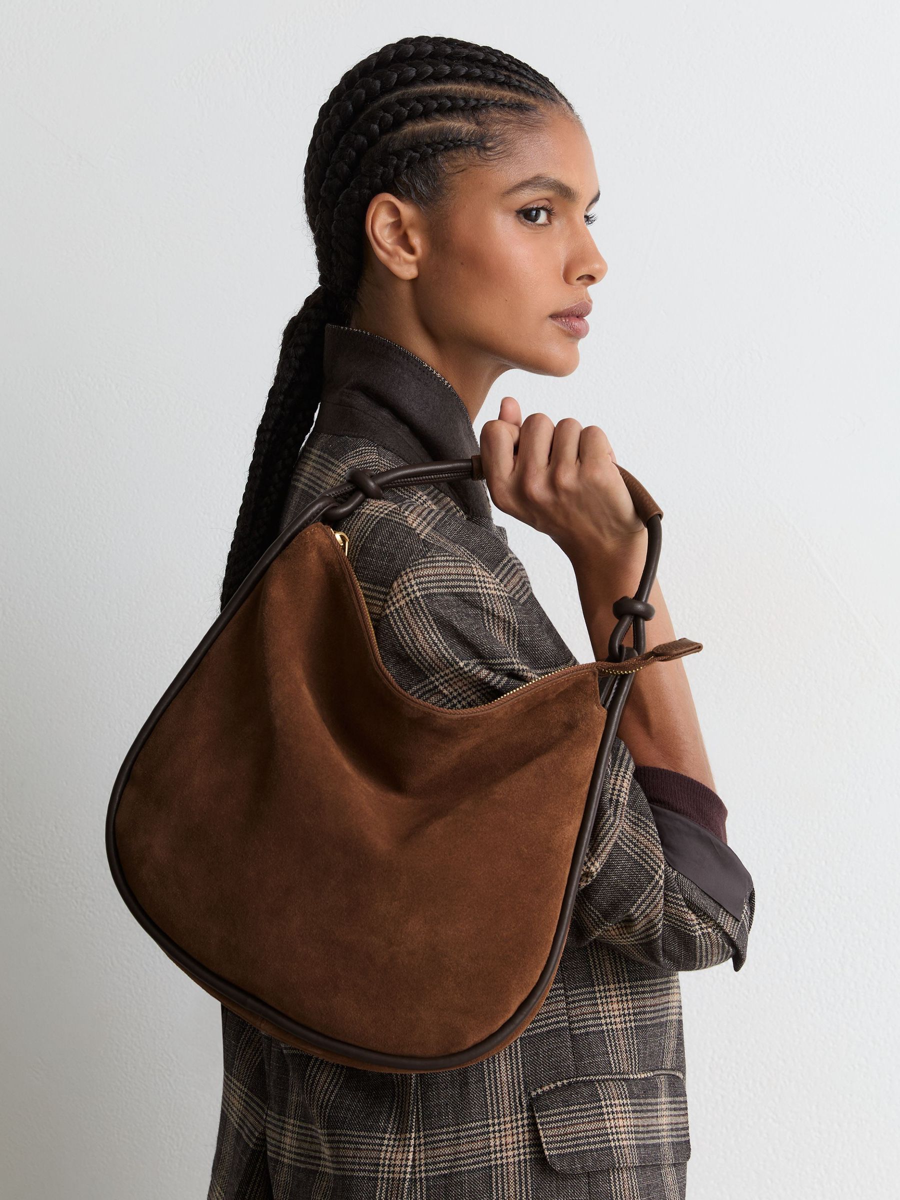 Sac bandoulière incurvé en daim et cuir couleur fauve - Image 1 de 8