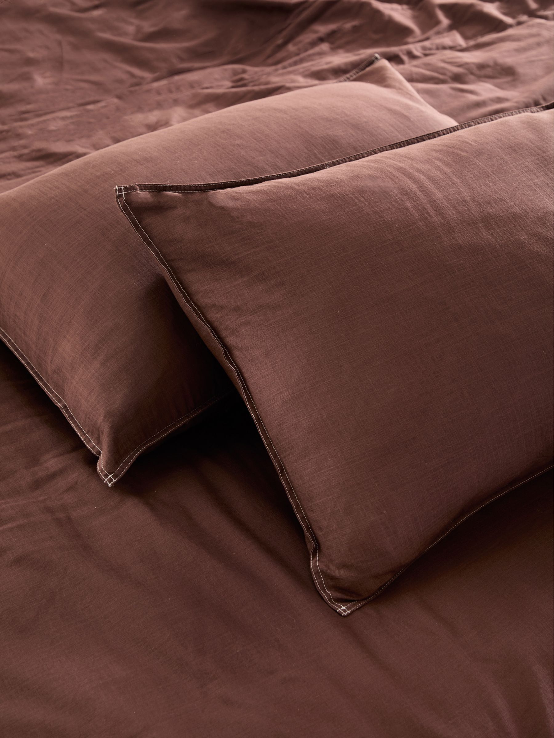 Textured Duvet Cover and Pillowcase Set in Chocolate Brown - Image 5 of 6