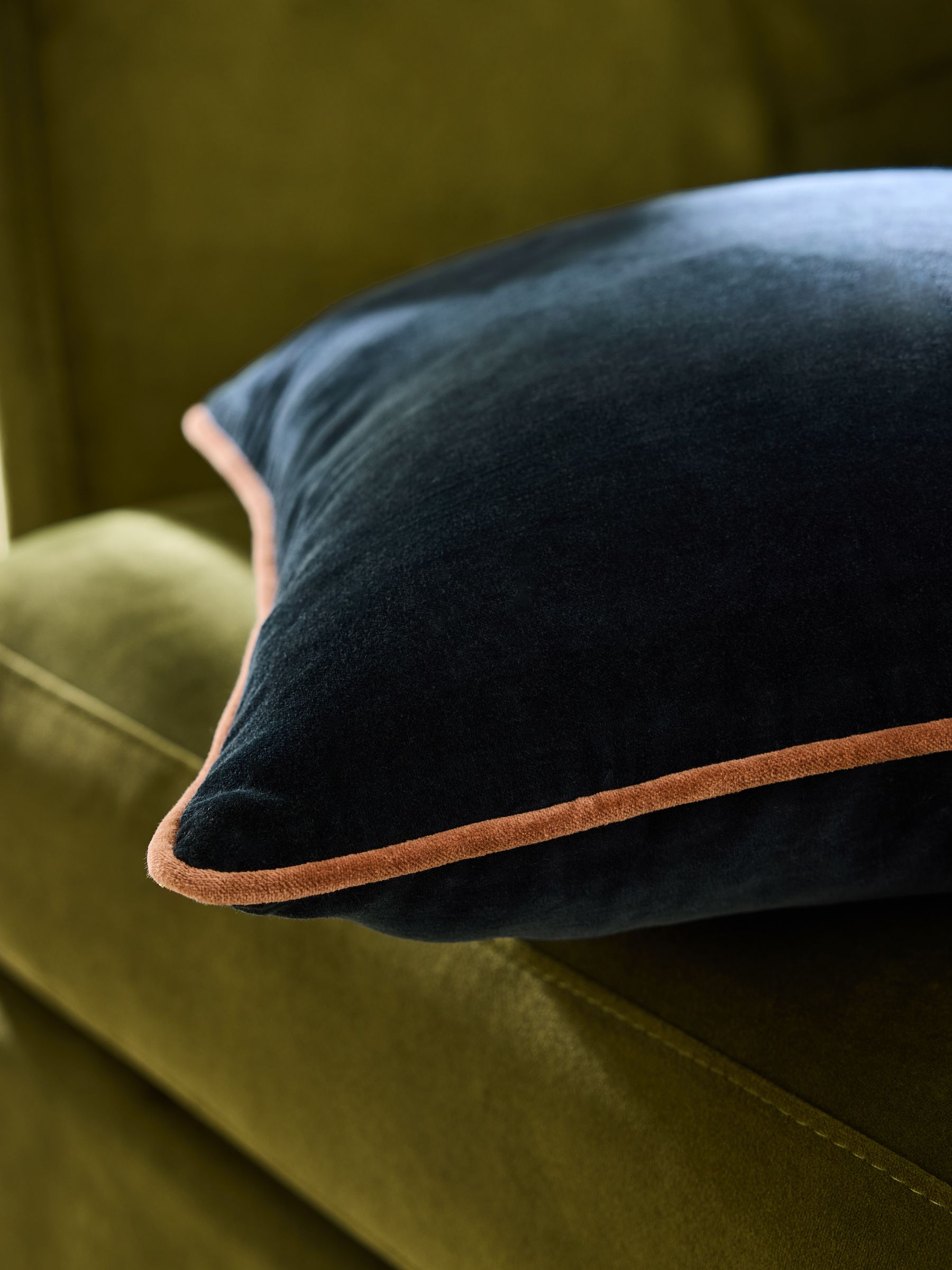 Bailey Cotton Velvet Piped Cushion in Navy Blue - Image 3 of 5