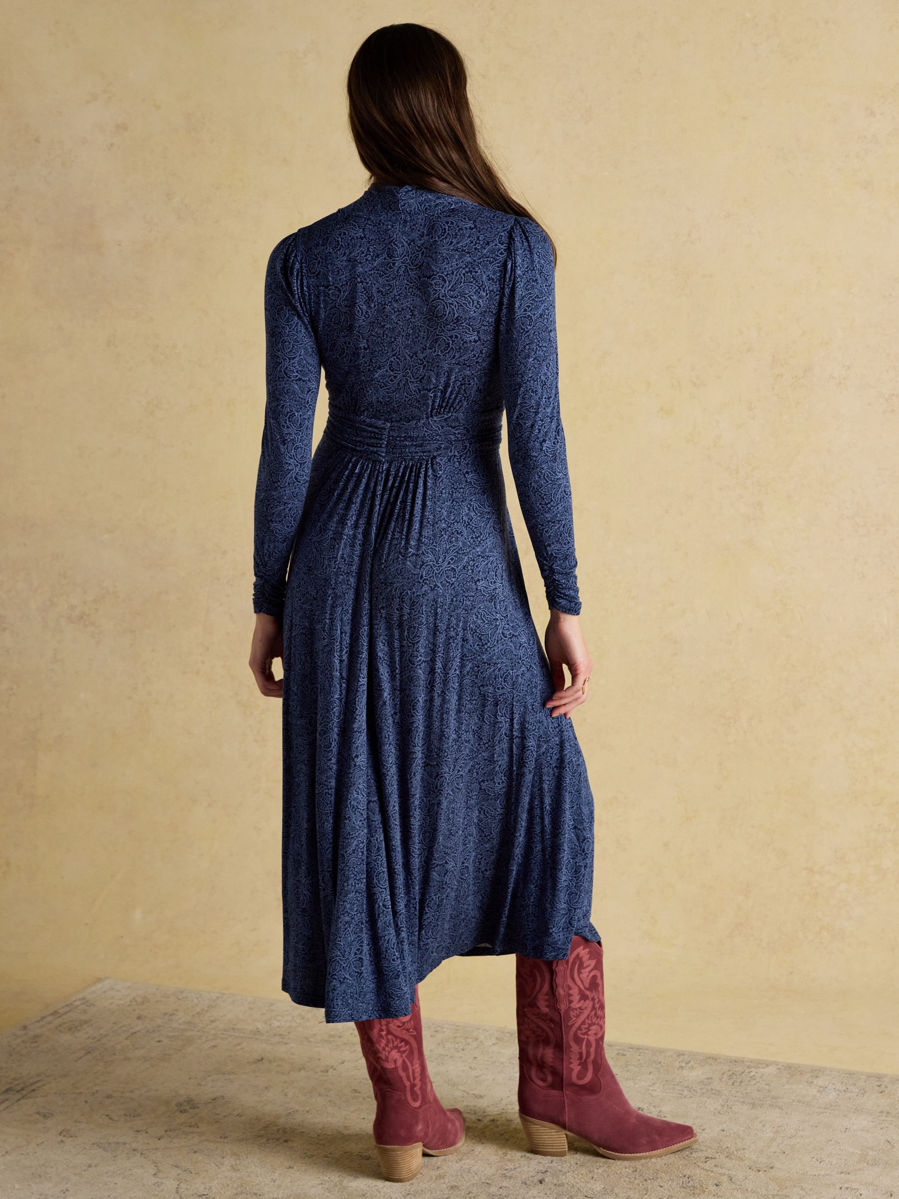 Mina Blue Jersey Ruched Waist Long Sleeve V-Neck Midi Dress - Image 2 of 8