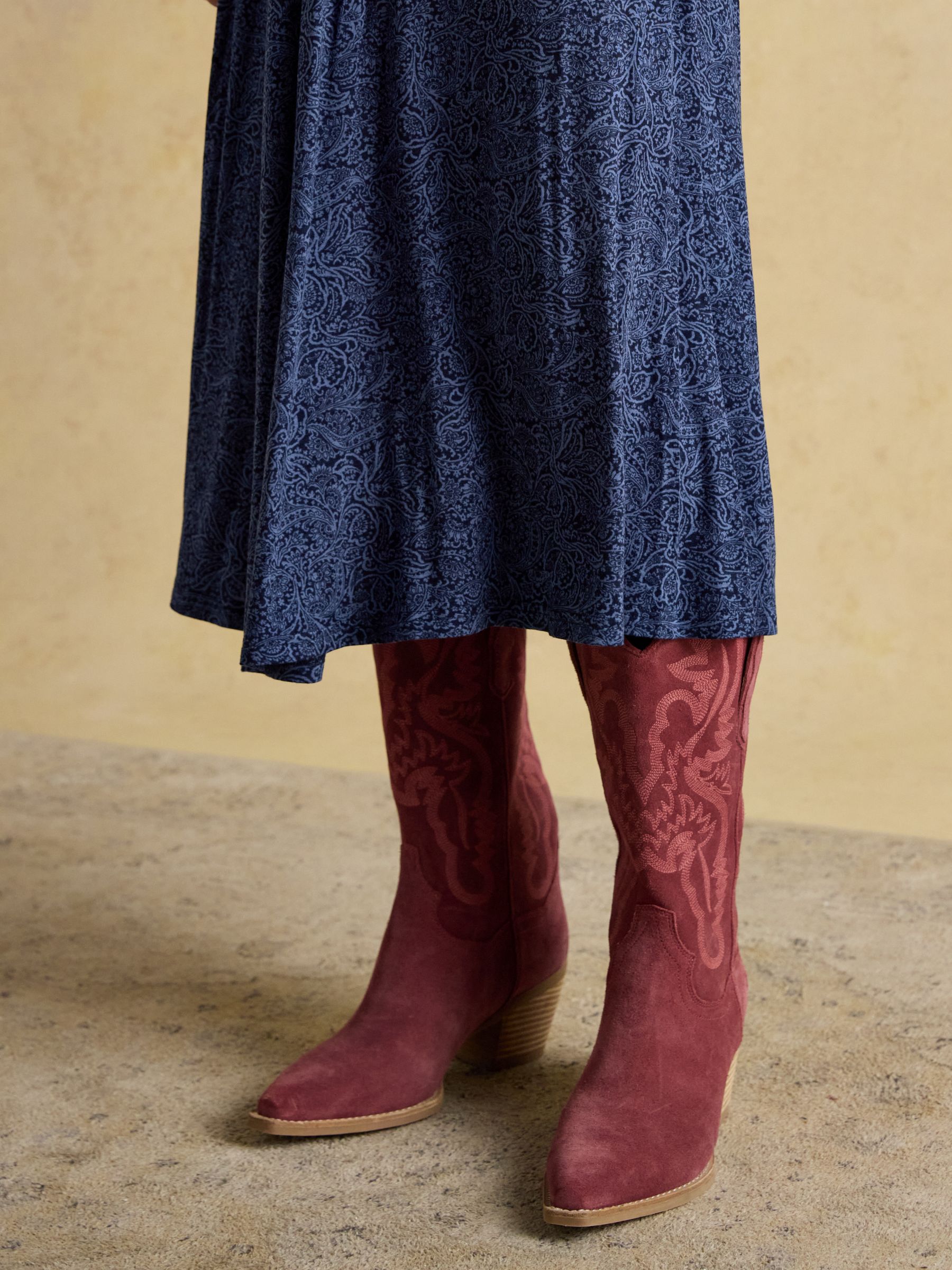 Mina Blue Jersey Ruched Waist Long Sleeve V-Neck Midi Dress - Image 5 of 8