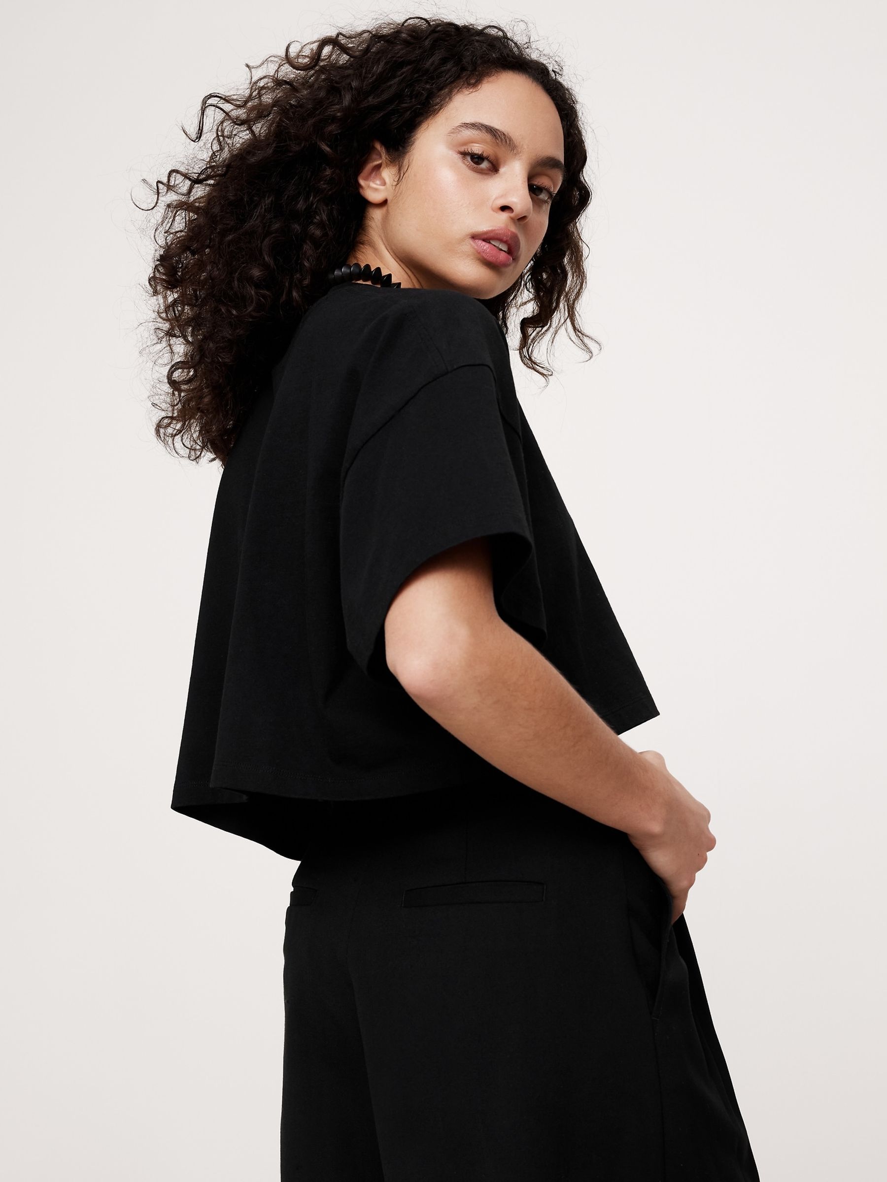 Banana Republic Black Oversized Vintage Cotton Cropped T-Shirt - Image 2 of 4