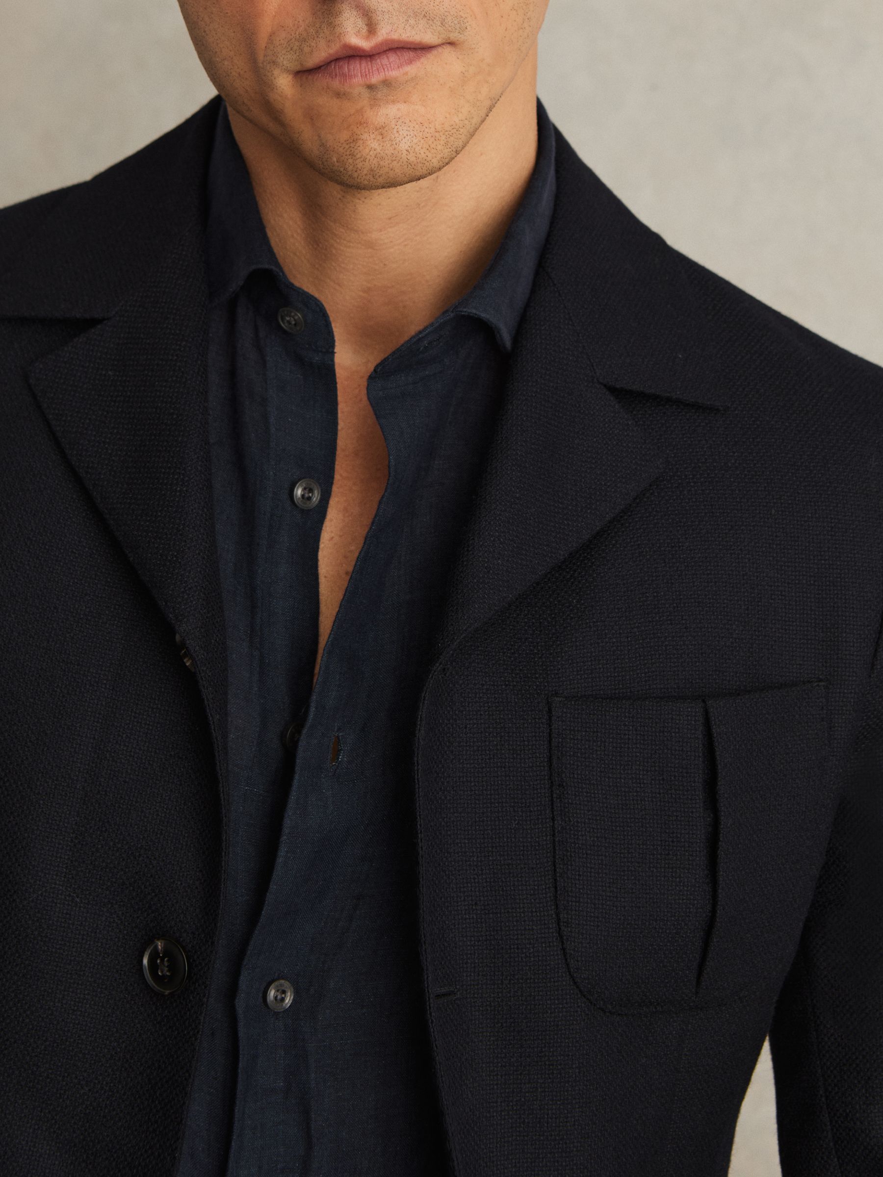 Wool-Blend Single-Breasted Blazer Slim-Fit in Navy - Image 4 of 7