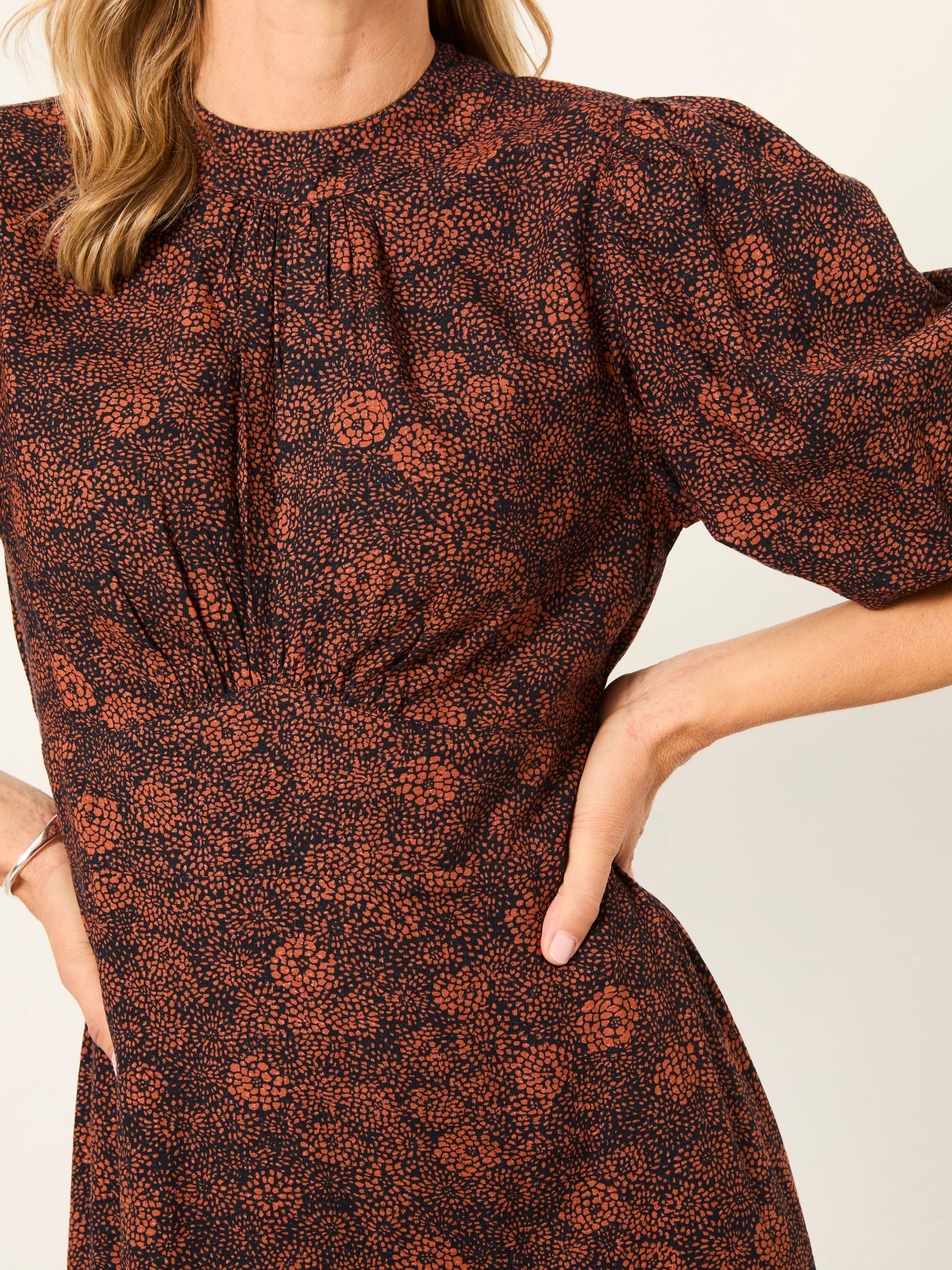 Mila Black Circle Floral Regular Midi Dress - Image 4 of 7