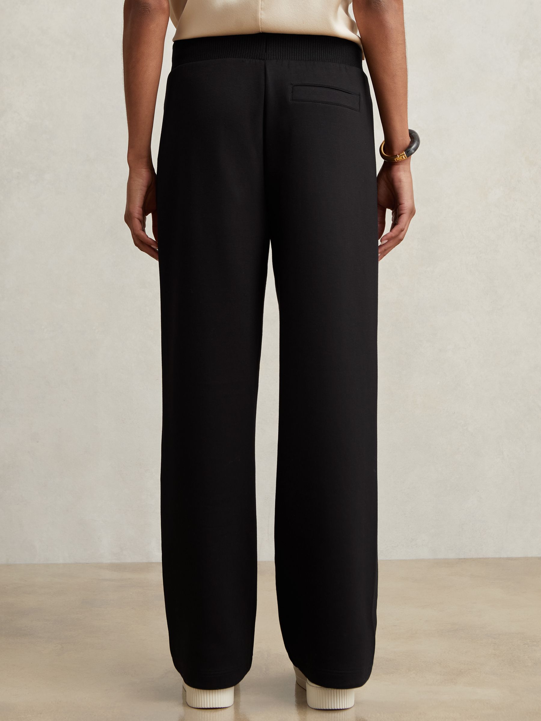 Petite Wide-Leg Interlock Drawstring Joggers in Black - Bild 5 von 7