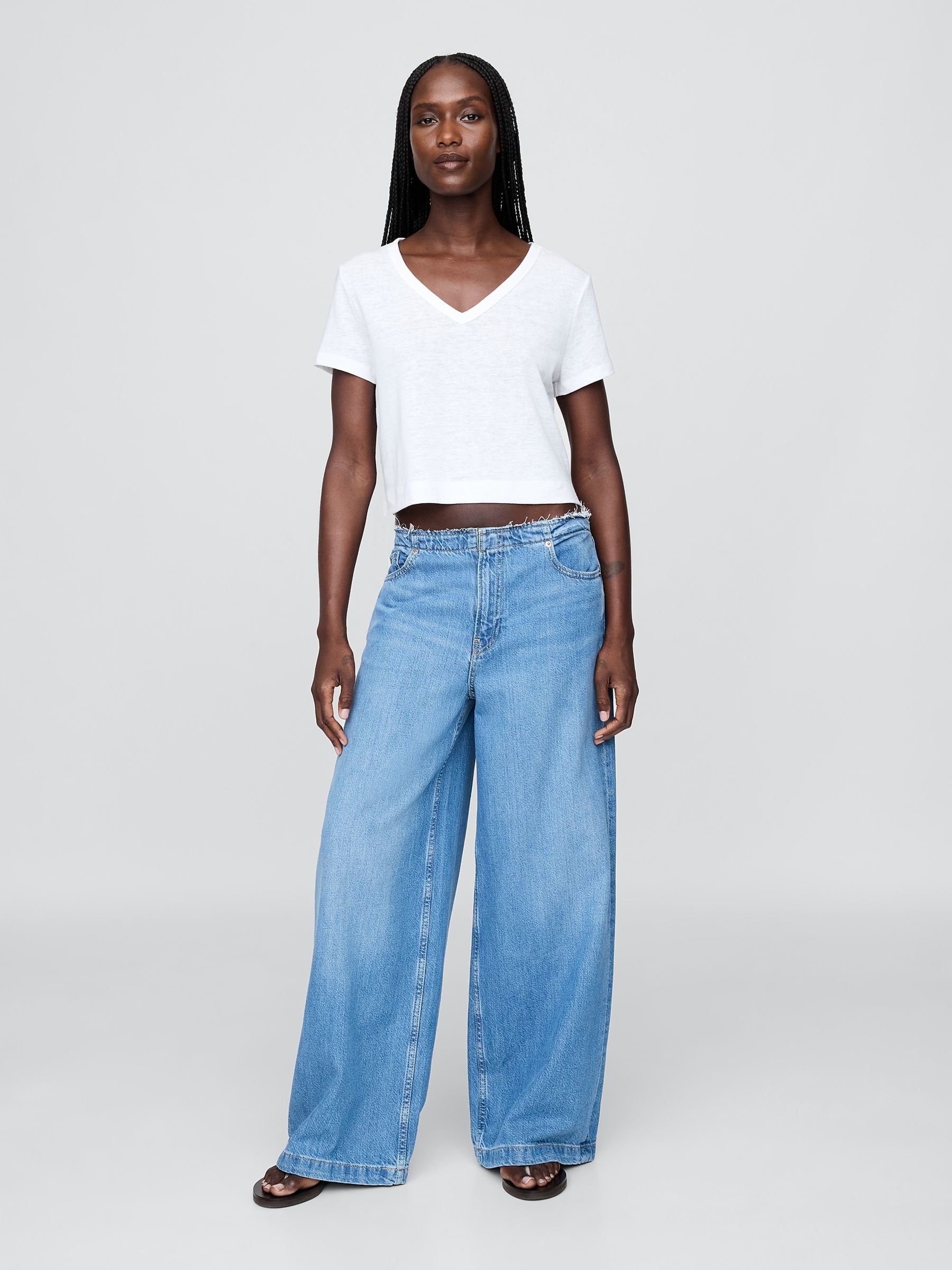 White Linen-Blend Cropped V Neck T-Shirt - Image 3 of 5