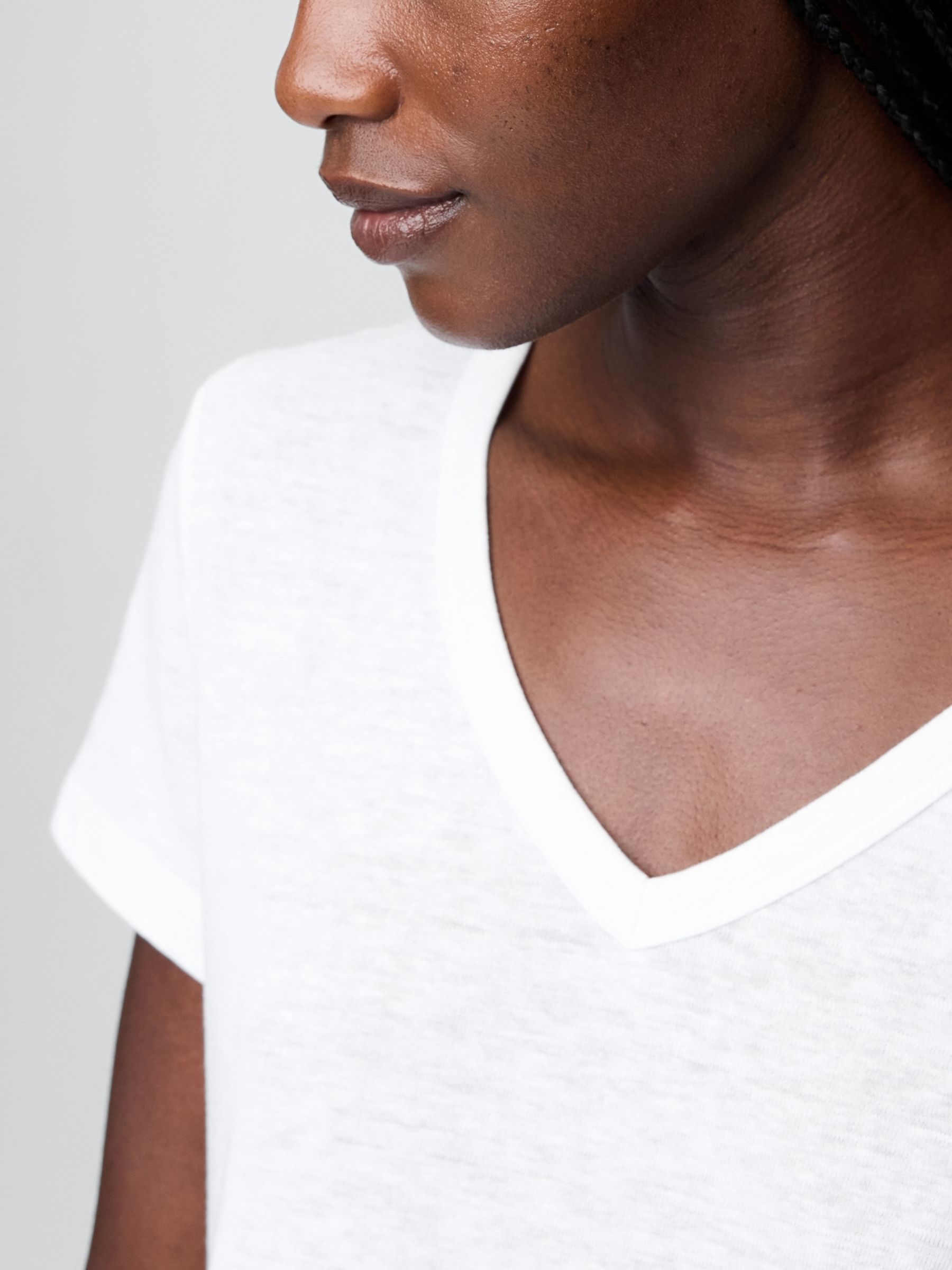 White Linen-Blend Cropped V Neck T-Shirt - Image 4 of 5