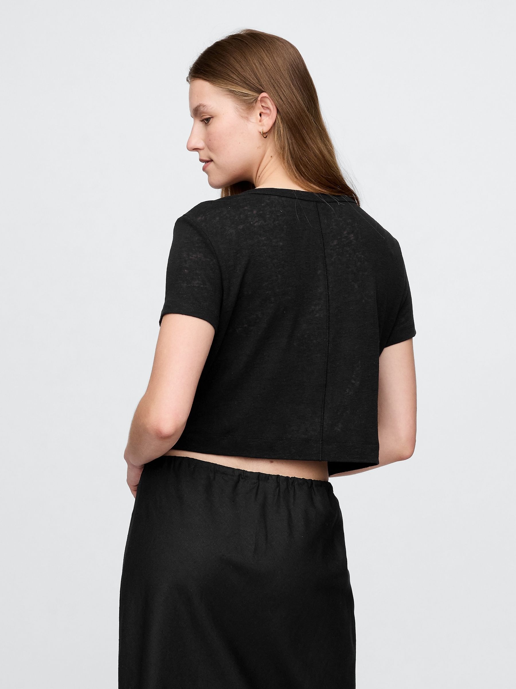 Black Linen-Blend Cropped V Neck T-Shirt - Image 2 of 5