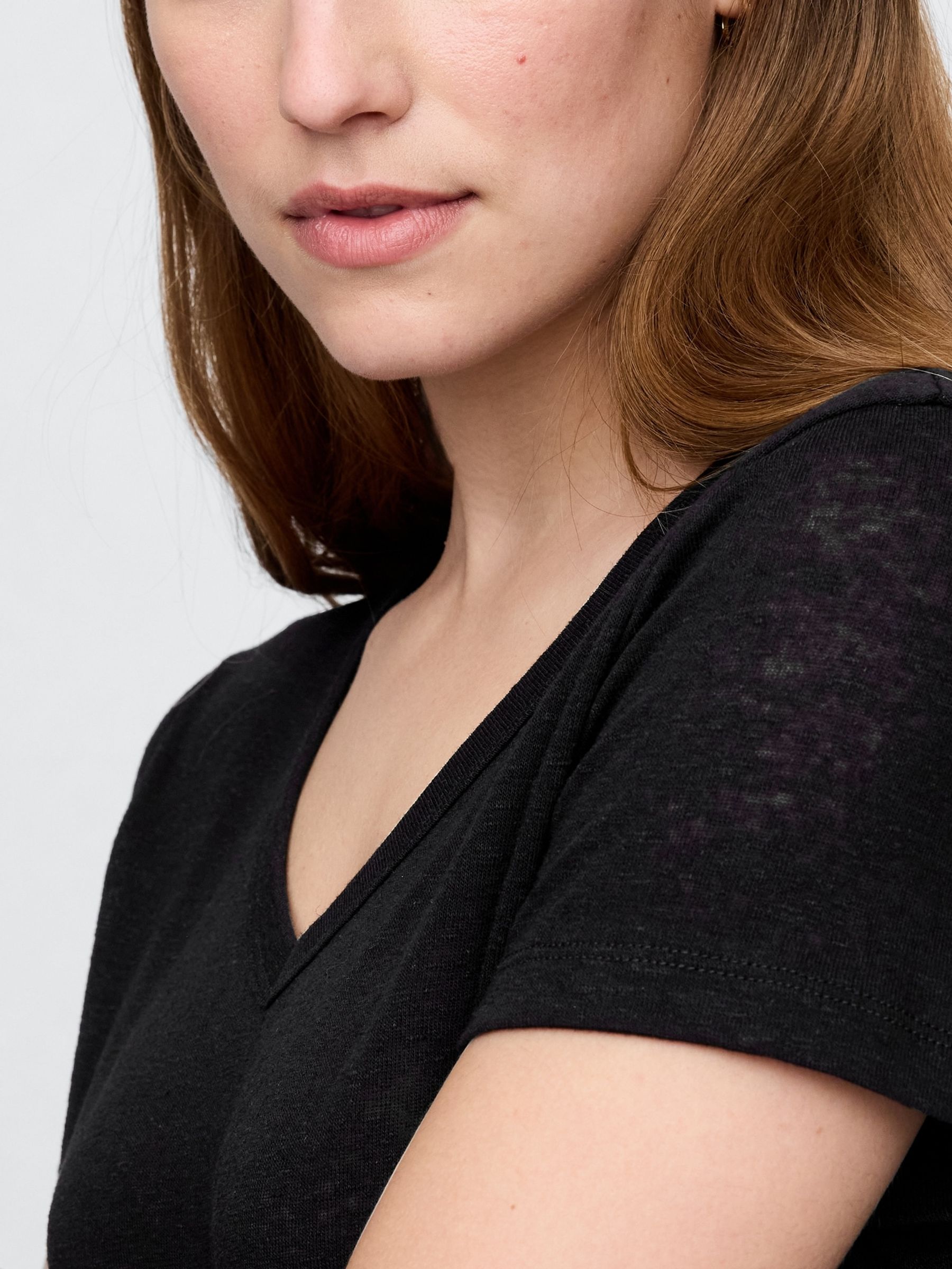 Black Linen-Blend Cropped V Neck T-Shirt - Image 4 of 5